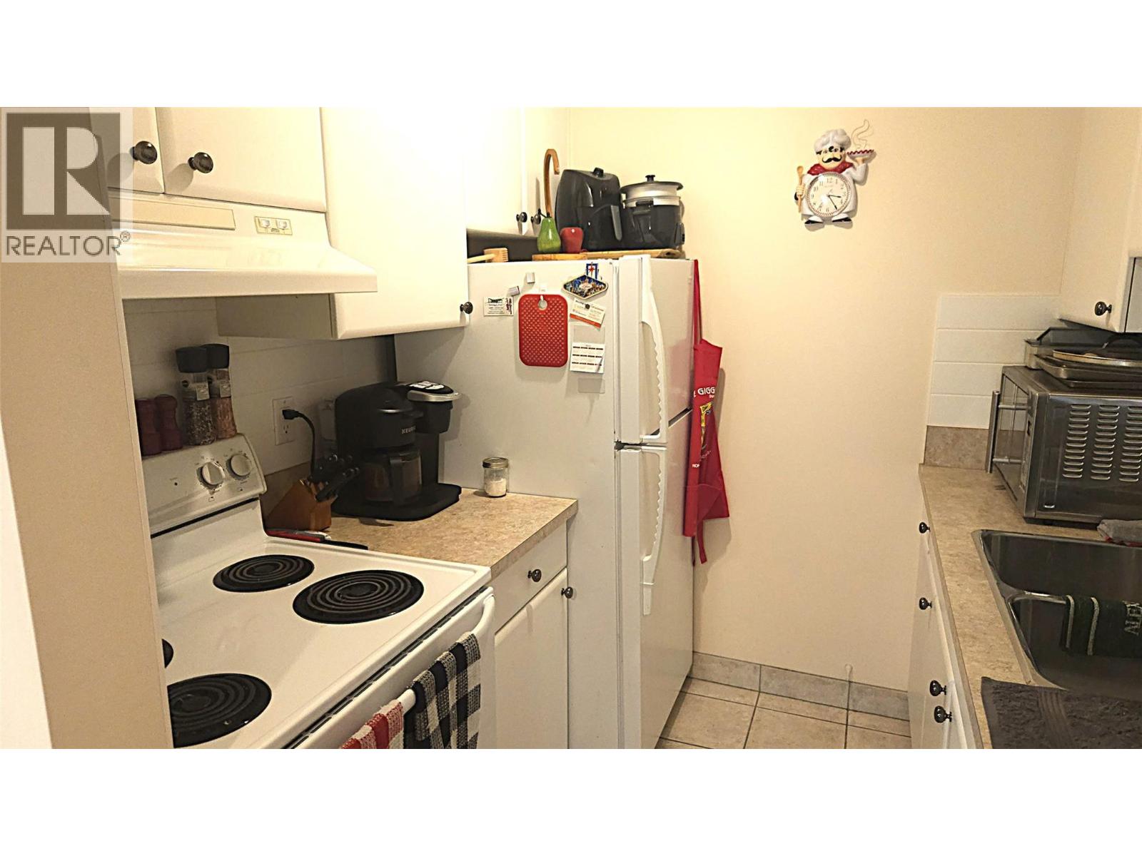 1560 Summit Drive Unit# 224, Kamloops, British Columbia  V2E 1R5 - Photo 5 - 10385020