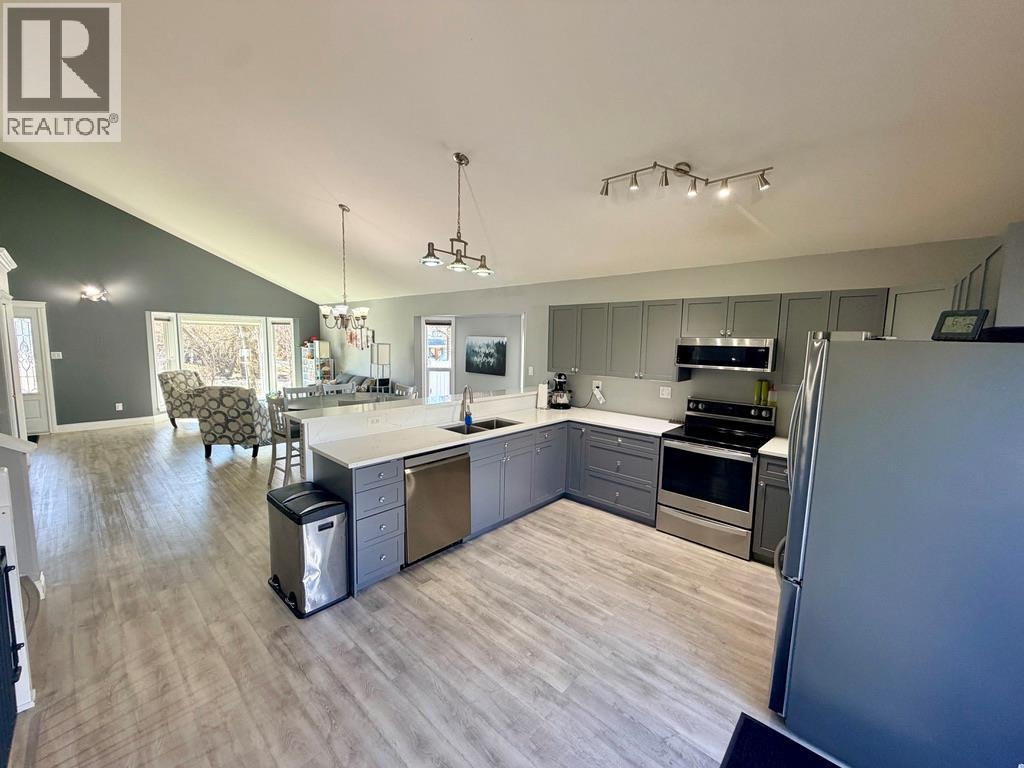 1708 89 Avenue, Dawson Creek, British Columbia  V1G 5A7 - Photo 8 - 10385146