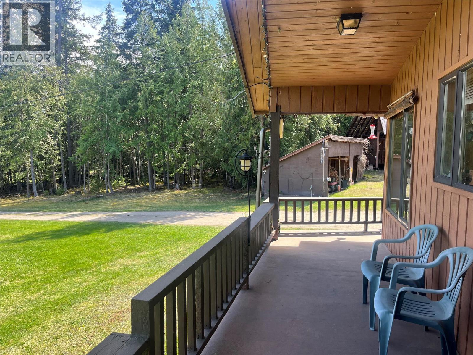 2793 White Lake Road, Sorrento, British Columbia  V0E 2W0 - Photo 9 - 10383466