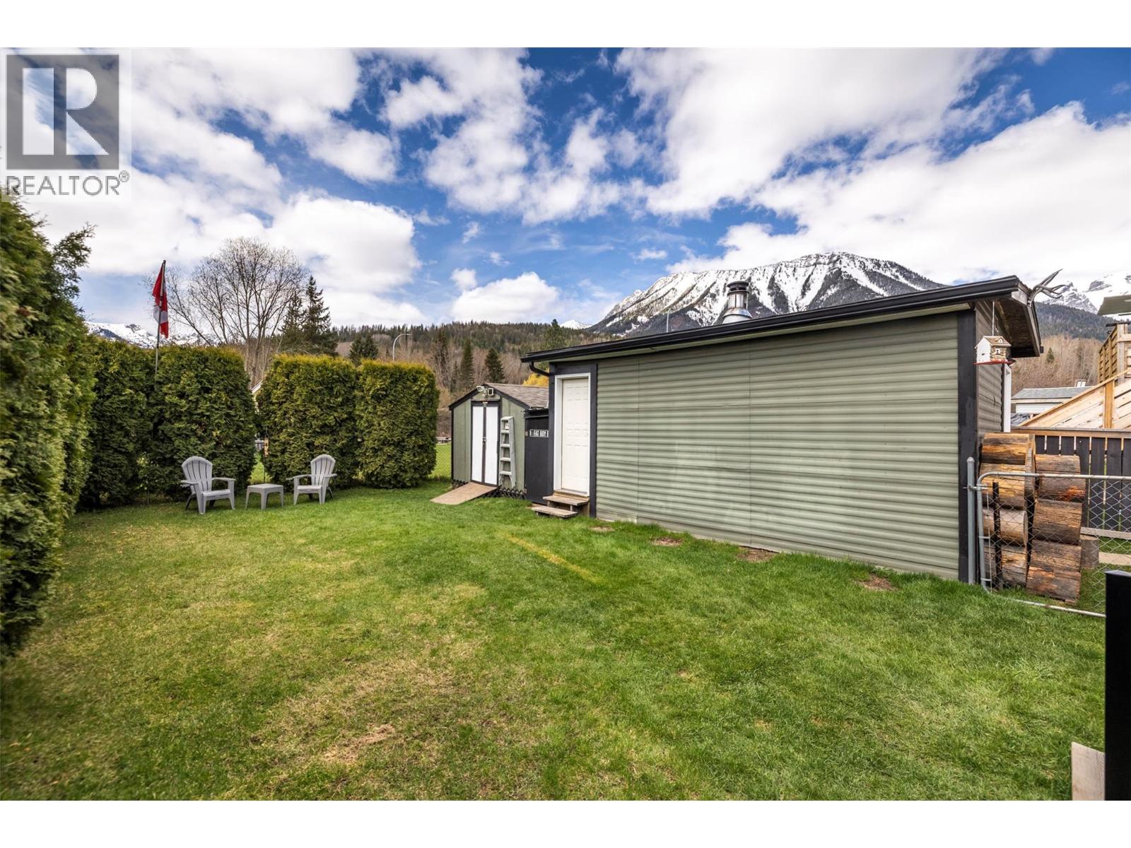 236 Riverside Drive, Fernie, British Columbia  V0B 1M1 - Photo 4 - 10385083