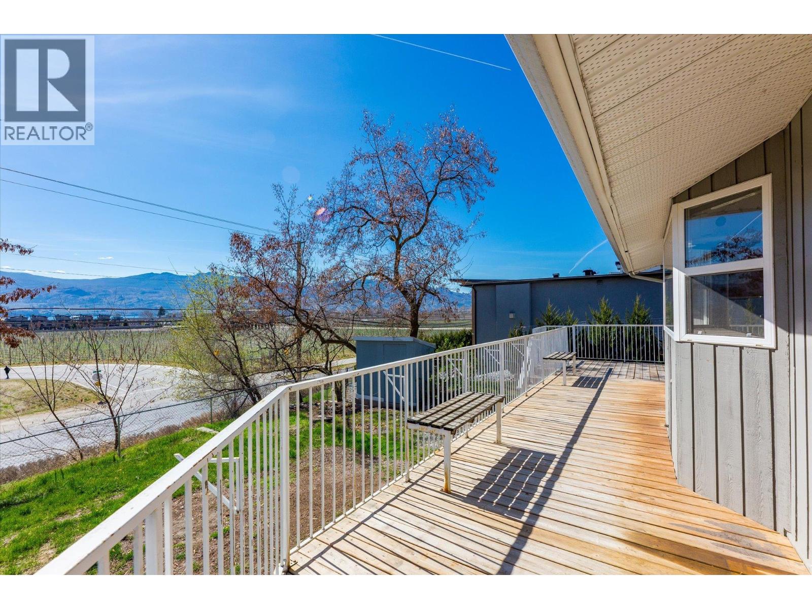 3629 Empire Place, West Kelowna, British Columbia  V4T 1Y5 - Photo 2 - 10385107