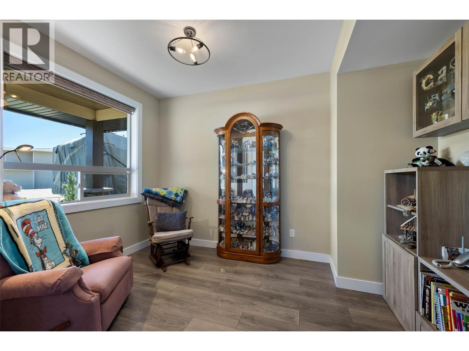 2704 Beachmount Crescent, Kamloops, British Columbia  V2B 0E6 - Photo 6 - 10384572