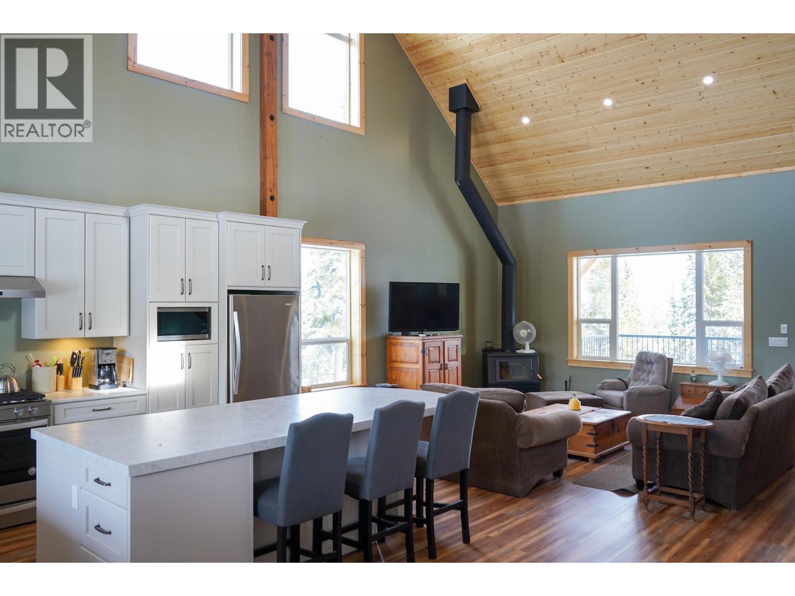 3630 Sharptail Road, Clinton, British Columbia  V0K 1K0 - Photo 17 - 10384313