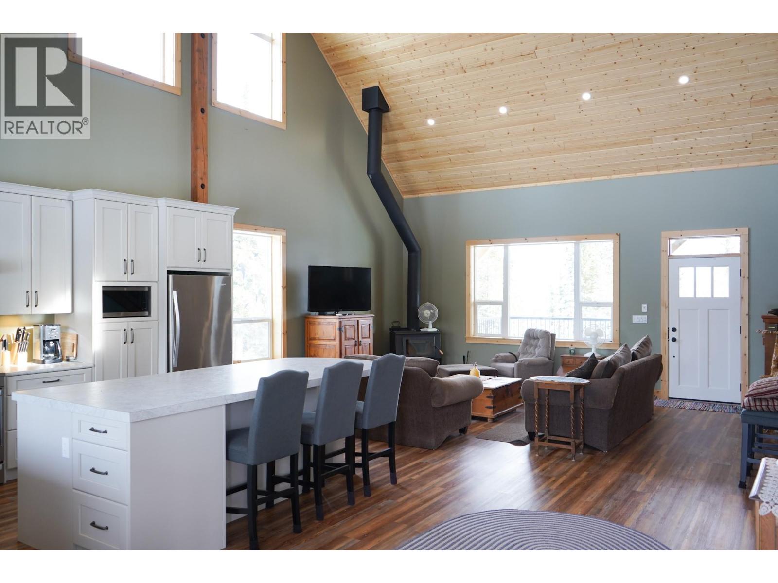 3630 Sharptail Road, Clinton, British Columbia  V0K 1K0 - Photo 4 - 10384313