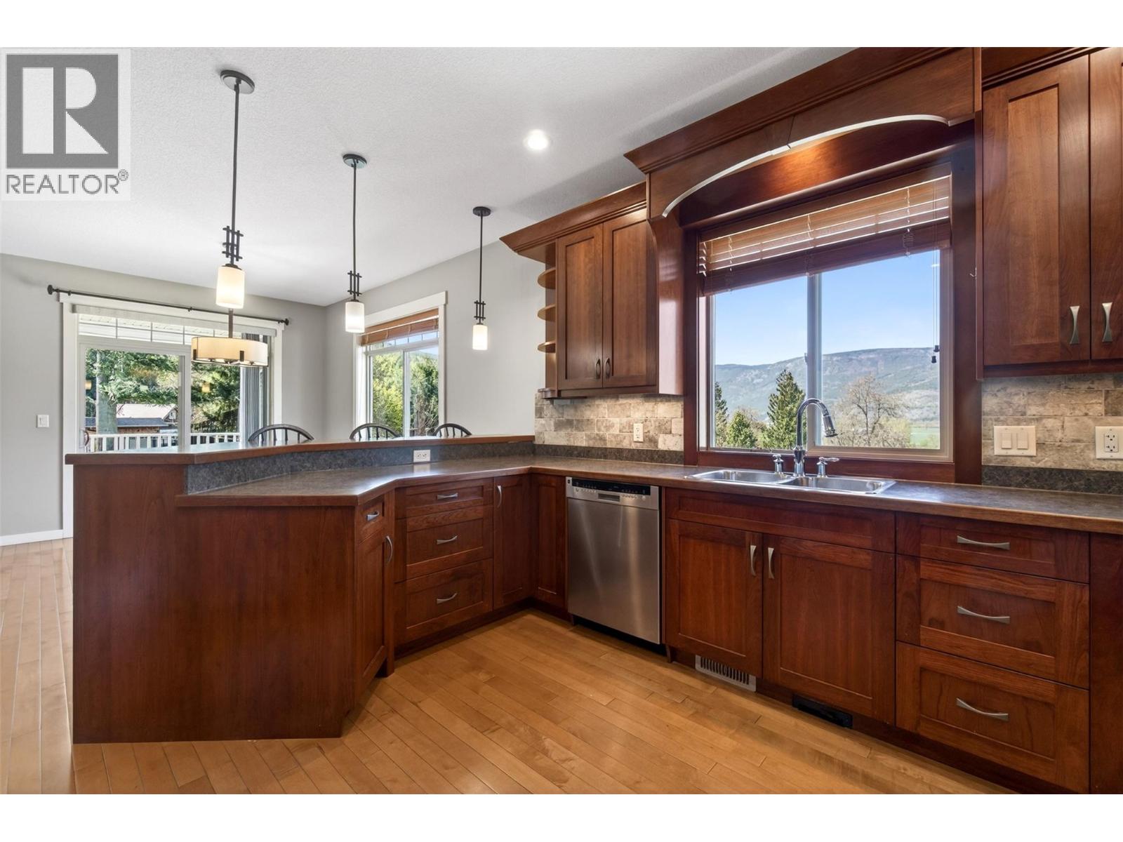1291 23 Avenue Sw, Salmon Arm, British Columbia  V1E 0A9 - Photo 10 - 10384659