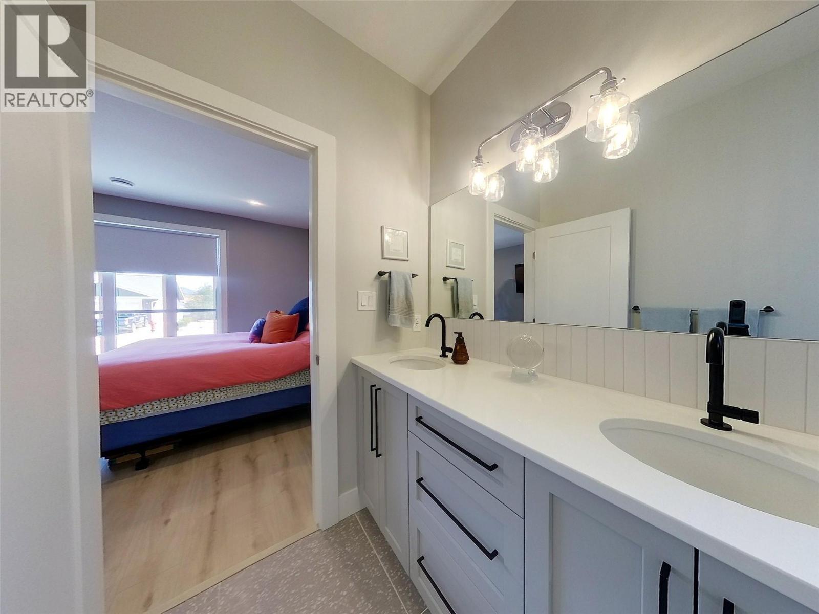 30 Preston West Drive, Enderby, British Columbia  V4Y 4C5 - Photo 10 - 10385008