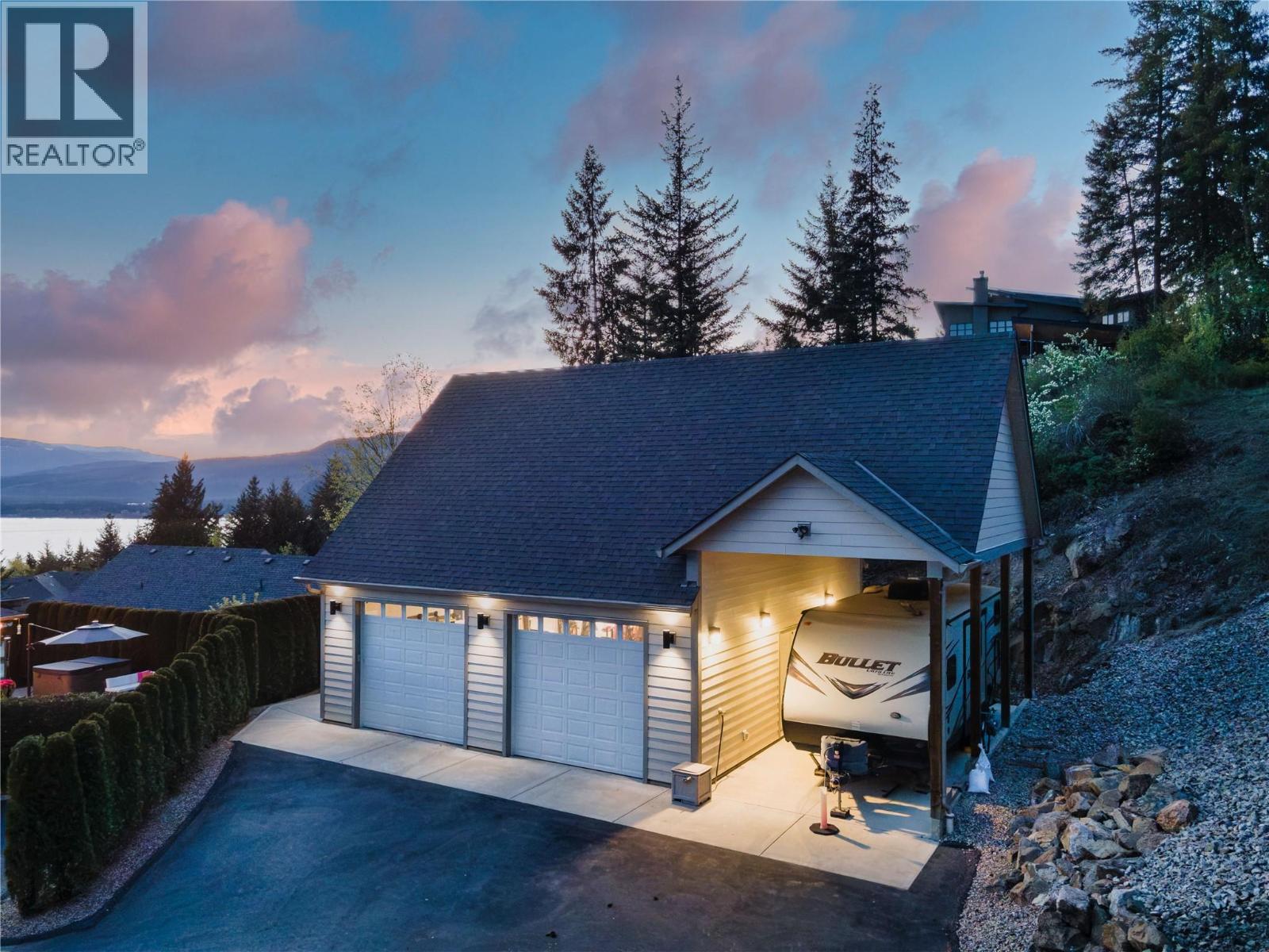 3643 Mcbride Road, Blind Bay, British Columbia  V0E 1H1 - Photo 3 - 10376597