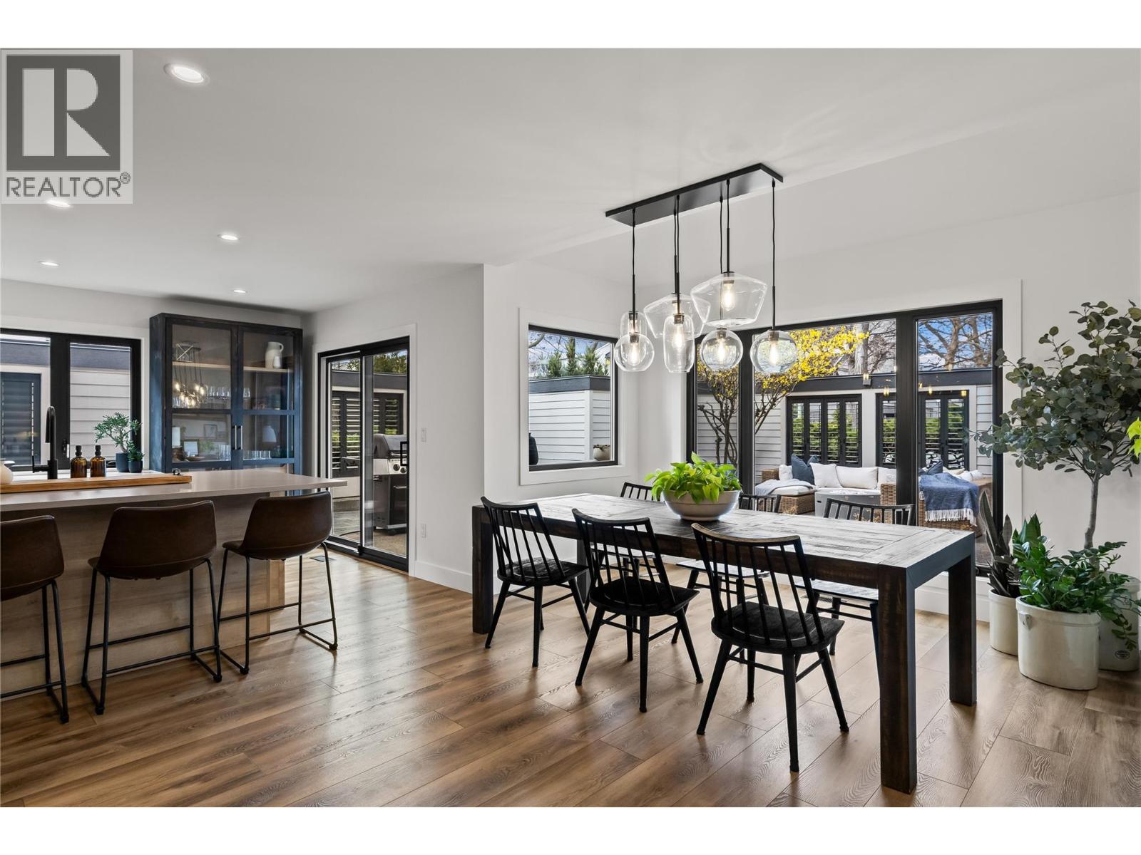 2831 Abbott Street, Kelowna, British Columbia  V1Y 1G5 - Photo 3 - 10384993