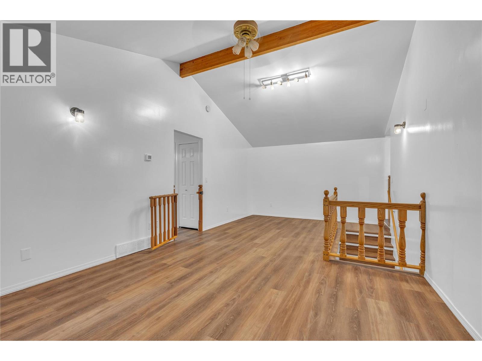 1498 Main Street, Olalla, British Columbia  V0X 1N6 - Photo 2 - 10384061