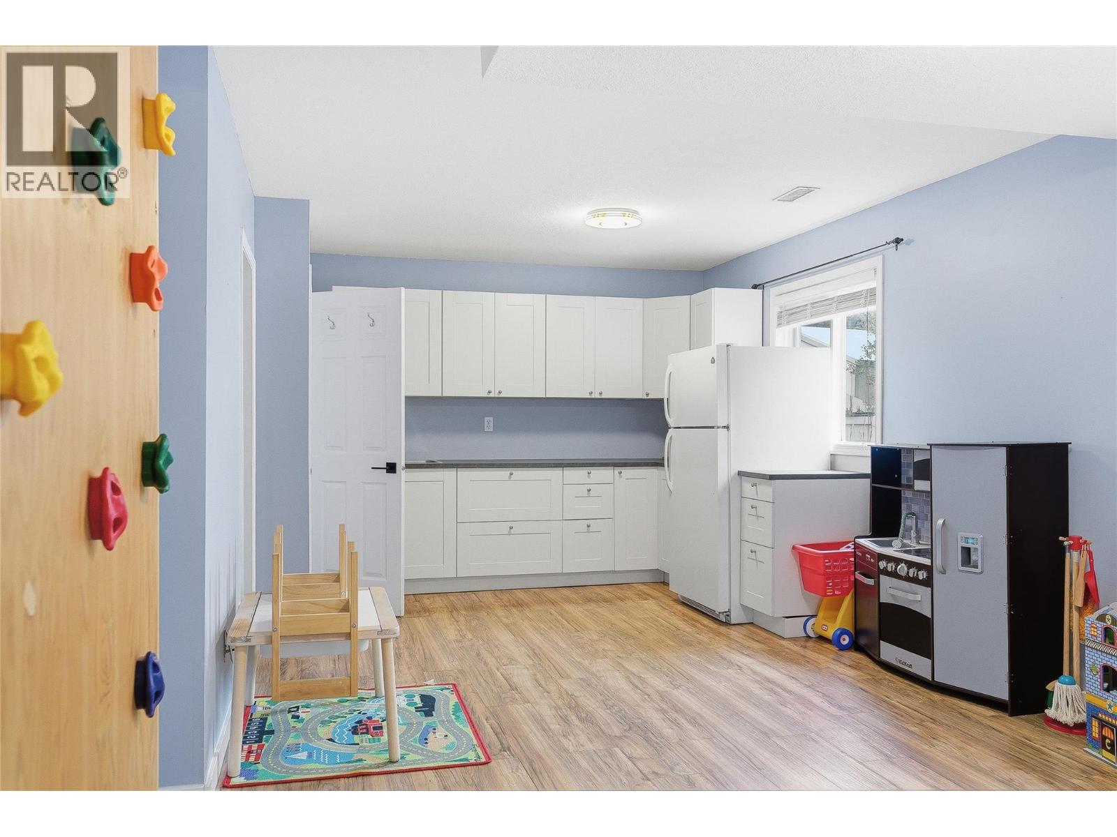 418 Malahat Place, Kamloops, British Columbia  V2E 2M8 - Photo 35 - 10383888
