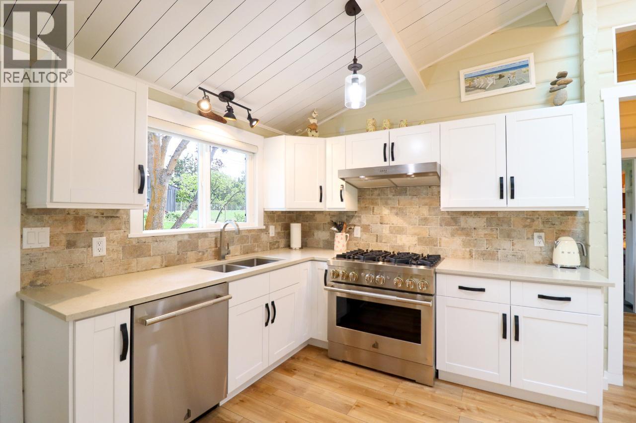 5816 Andrew Avenue, Summerland, British Columbia  V0H 1Z9 - Photo 7 - 10384538