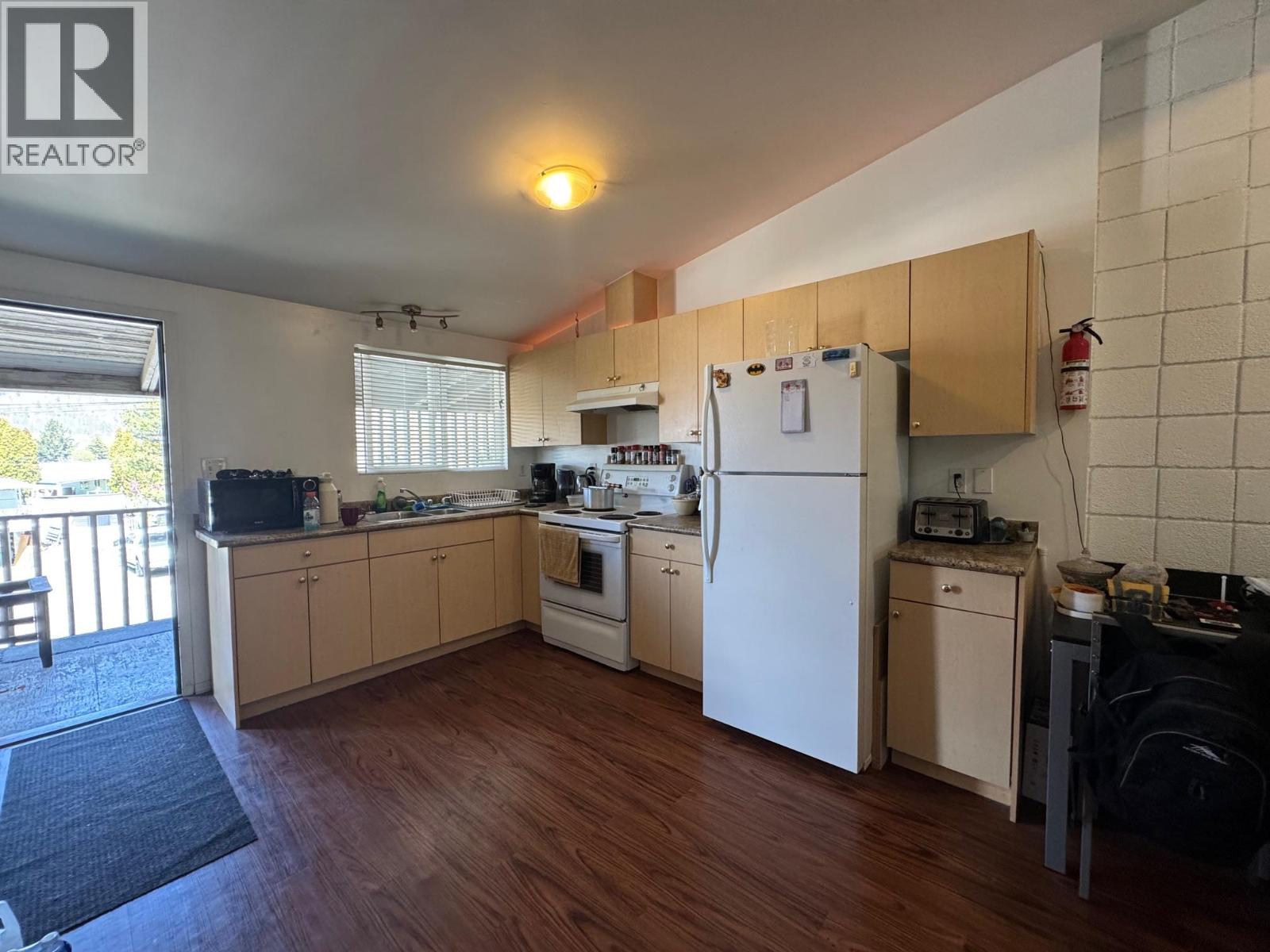2290 Blair Street, Merritt, British Columbia  V1K 1B8 - Photo 30 - 10385229