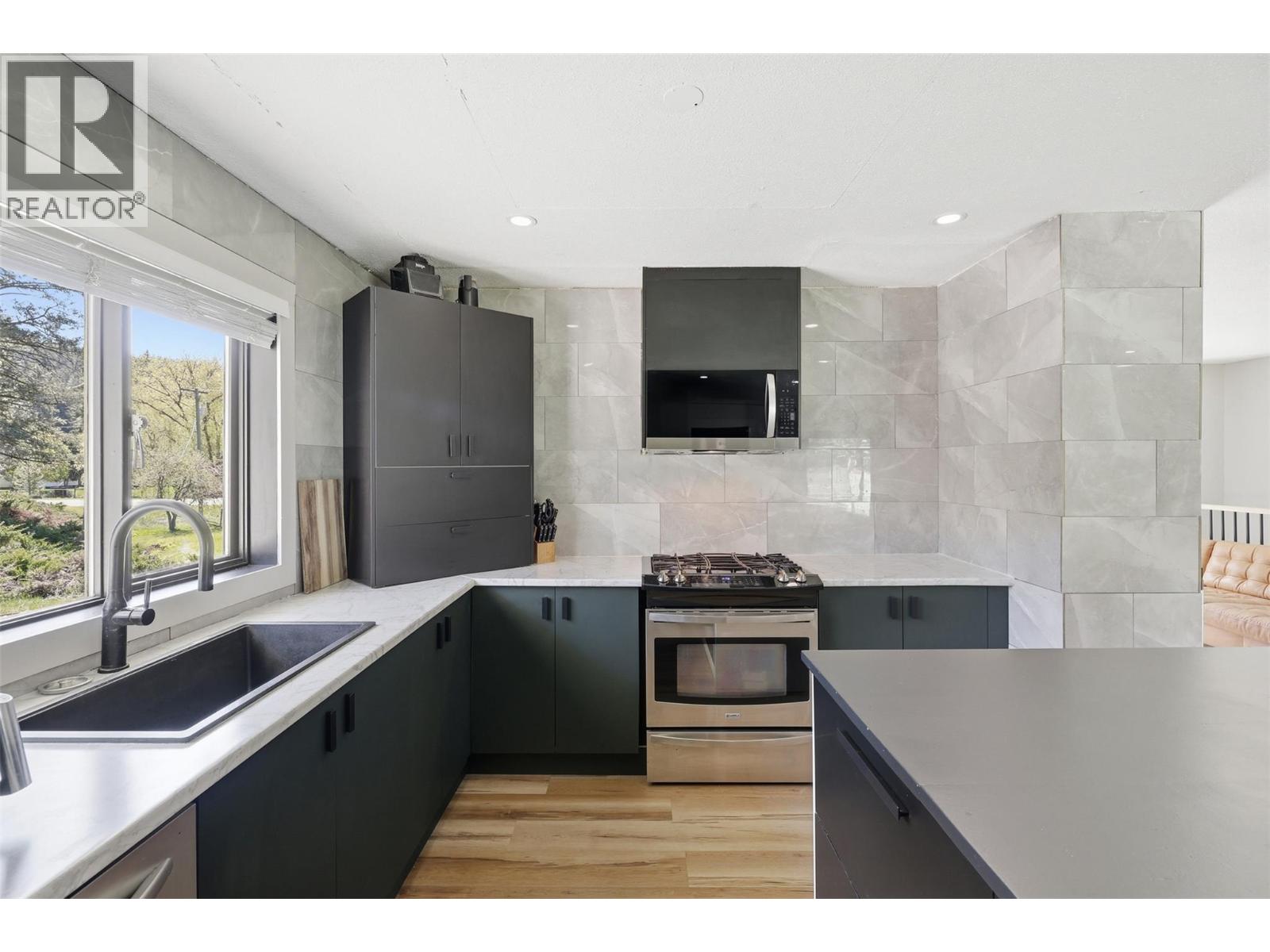 4747 Kamloops Vernon Highway, Westwold, British Columbia  V0E 3B1 - Photo 12 - 10385137