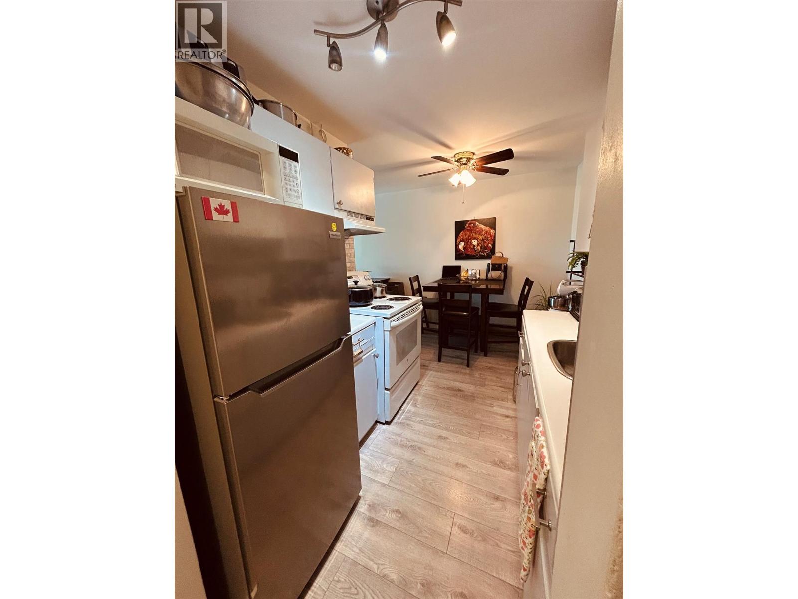 922 Dynes Avenue Unit# 208, Penticton, British Columbia  V2A 1E8 - Photo 7 - 10384871