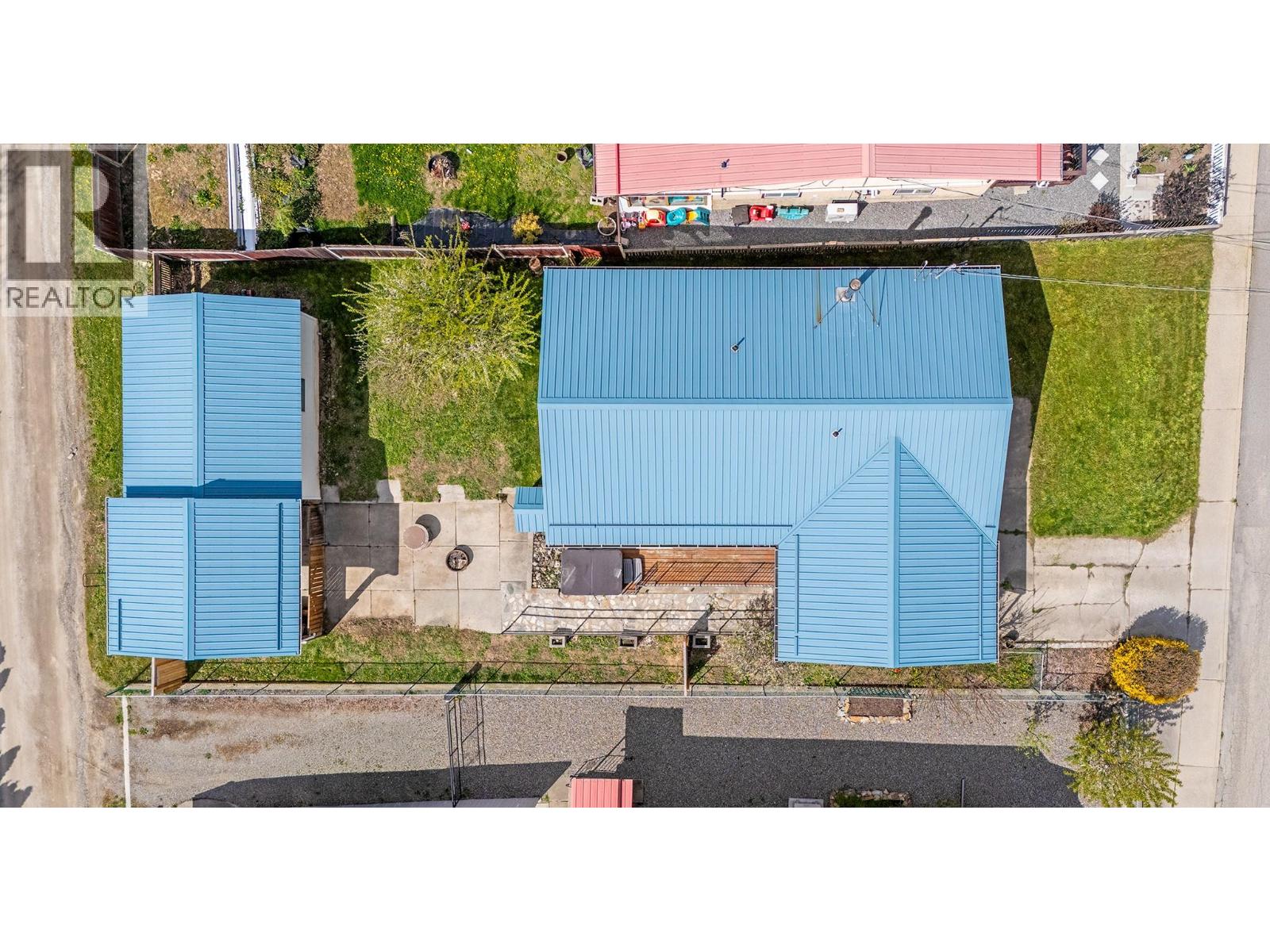 129 9th Avenue S, Creston, British Columbia  V0B 1G3 - Photo 2 - 10385004