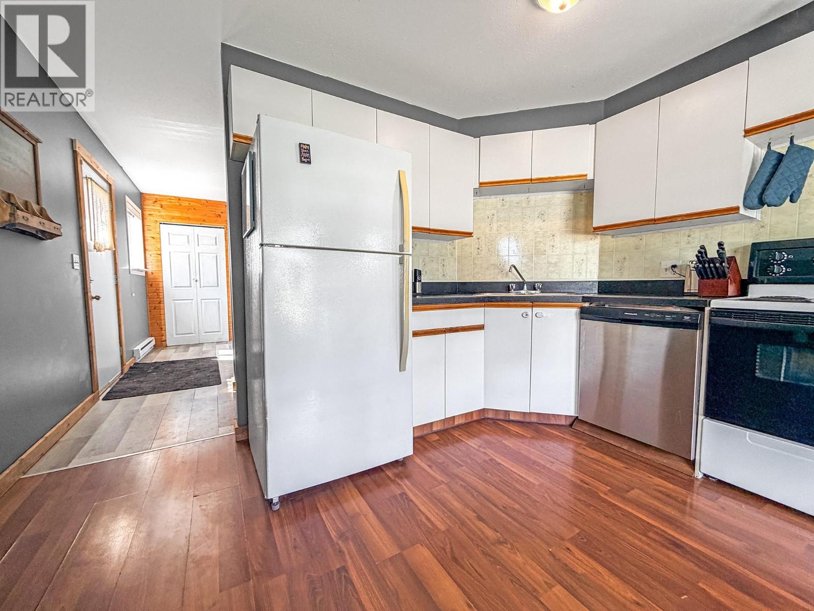 129 9th Avenue S, Creston, British Columbia  V0B 1G3 - Photo 4 - 10385004