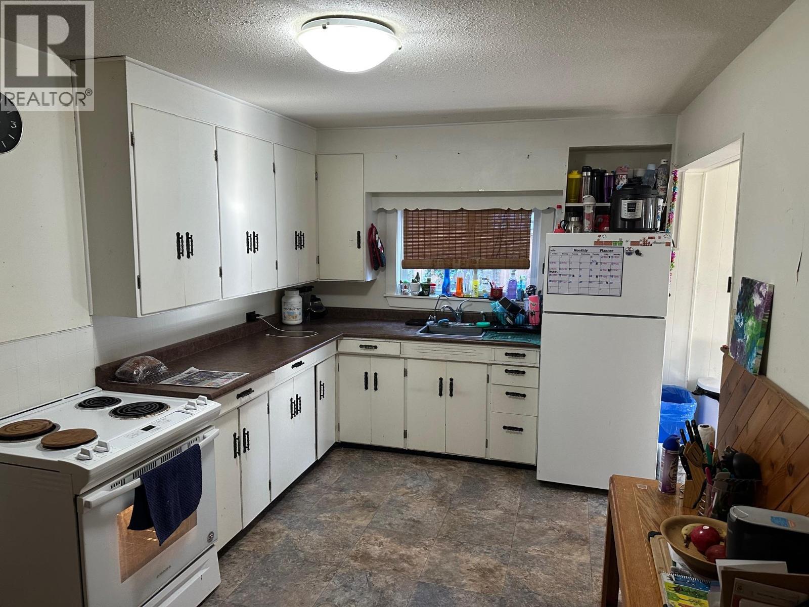 609 Second Street, Nelson, British Columbia  V1L 2L7 - Photo 8 - 10385161