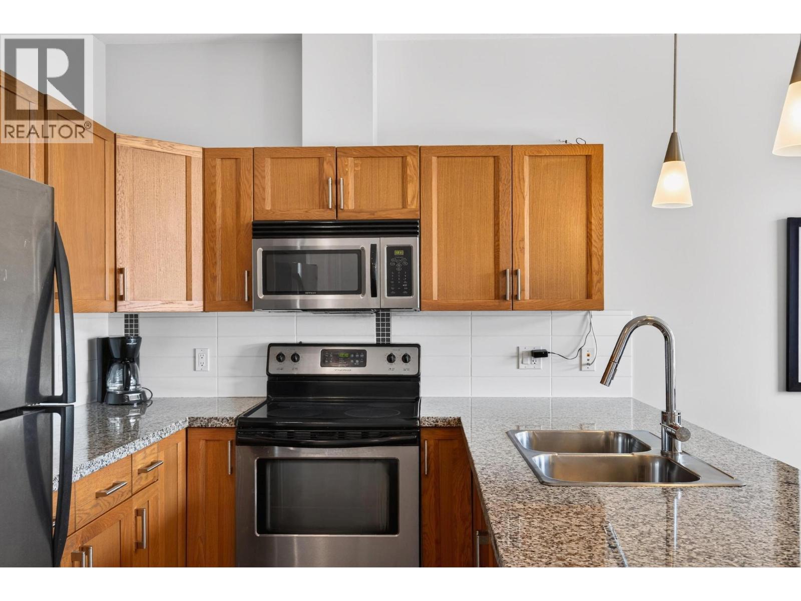 3205 Skyview Lane Unit# 508, West Kelowna, British Columbia  V4T 3J3 - Photo 4 - 10378923