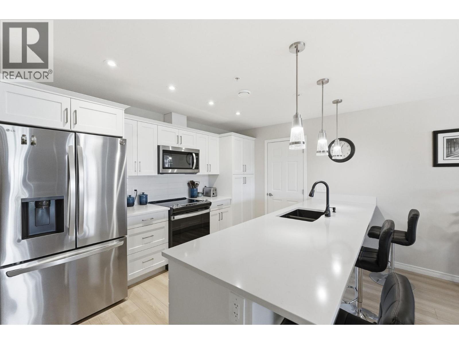 3362 Skaha Lake Road Unit# 502, Penticton, British Columbia  V2A 6G4 - Photo 4 - 10385267