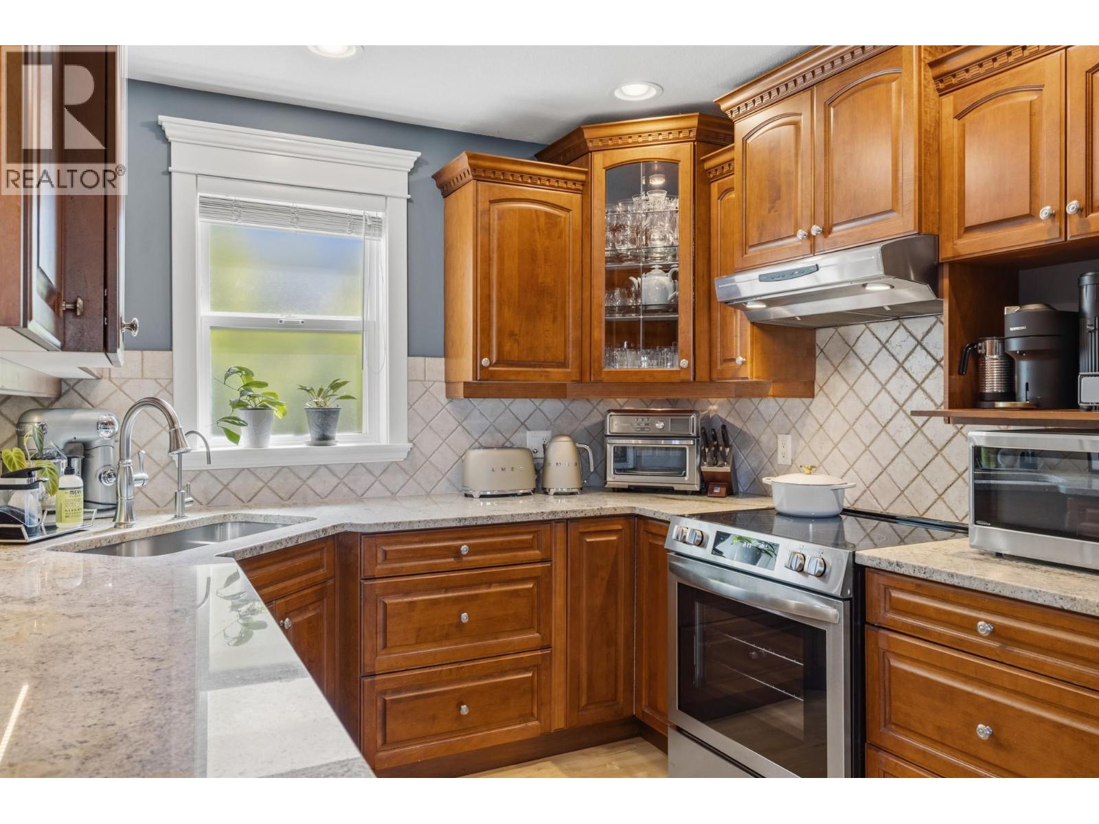 4049 Lakeshore Road Unit# 103, Kelowna, British Columbia  V1W 1V7 - Photo 4 - 10385226