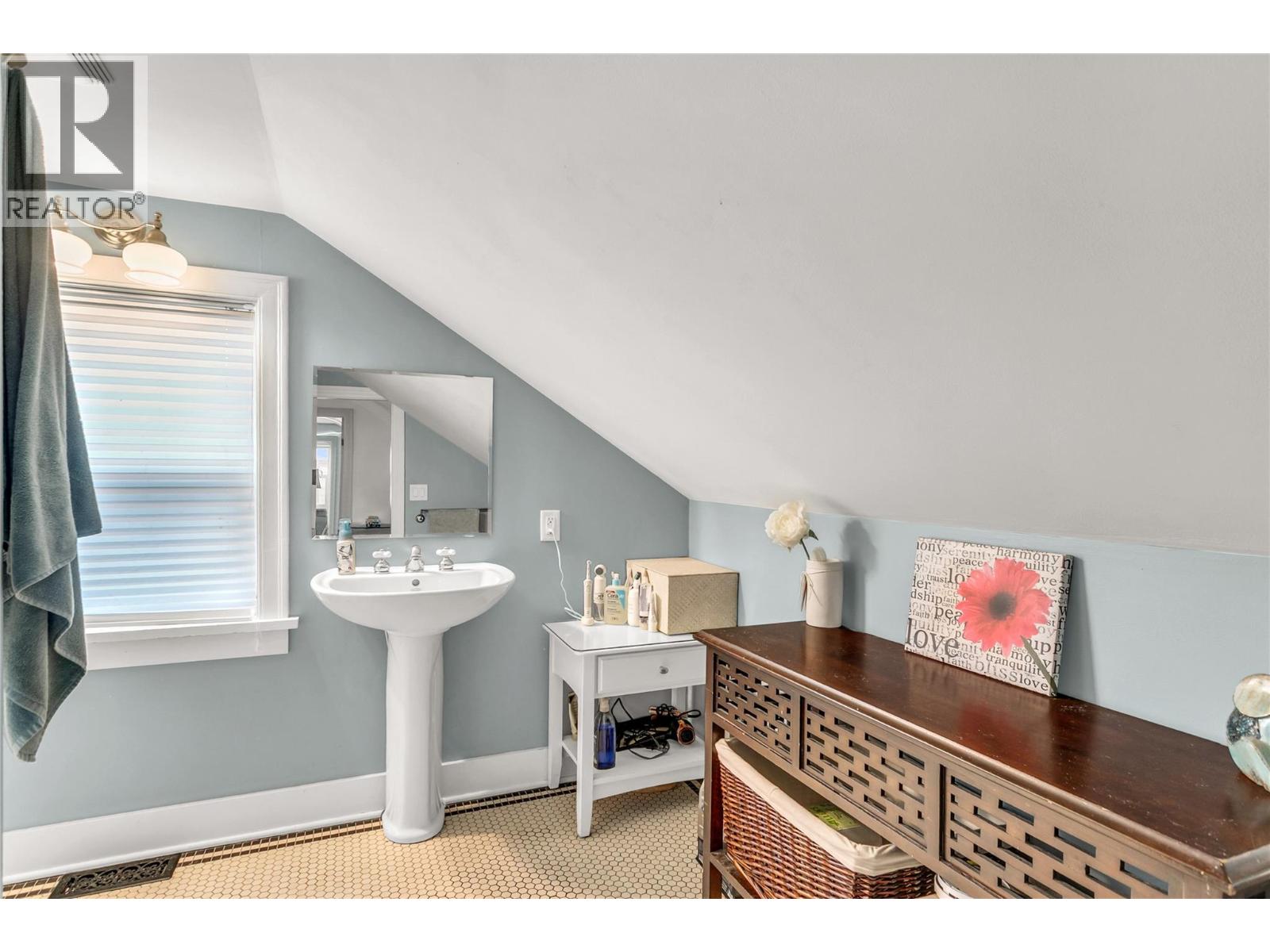 756 Stockwell Avenue, Kelowna, British Columbia  V1Y 6V9 - Photo 29 - 10385072
