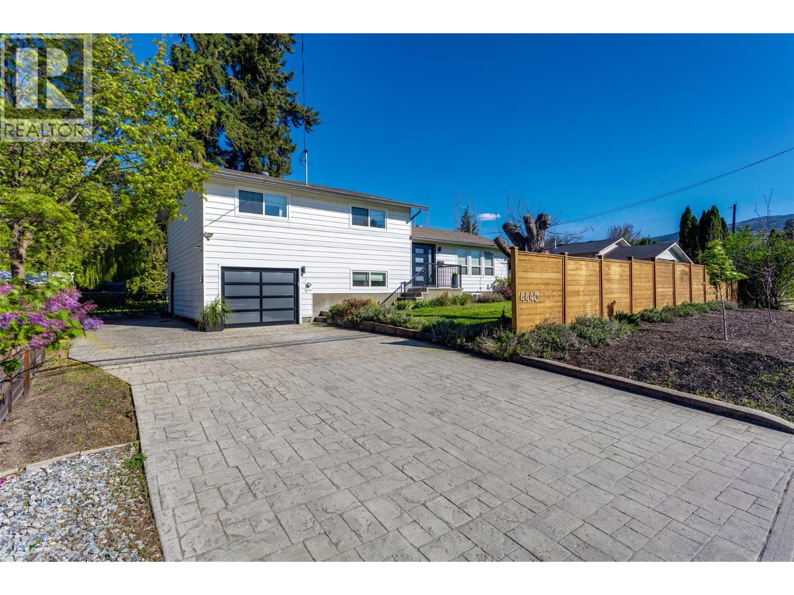 4445 Gordon Drive, Kelowna, British Columbia  V1W 1S9 - Photo 2 - 10385154