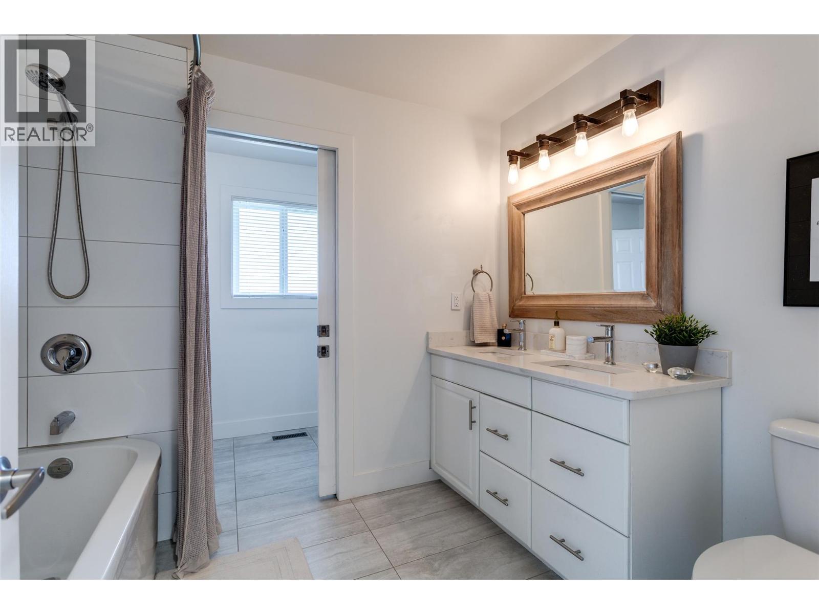 4445 Gordon Drive, Kelowna, British Columbia  V1W 1S9 - Photo 46 - 10385154