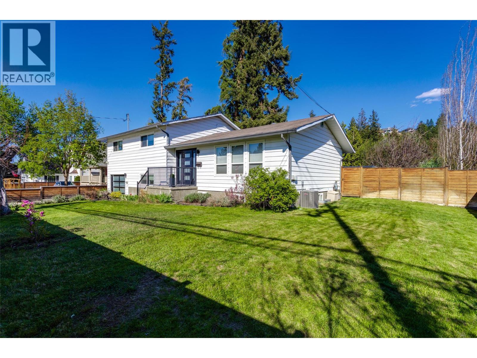 4445 Gordon Drive, Kelowna, British Columbia  V1W 1S9 - Photo 6 - 10385154