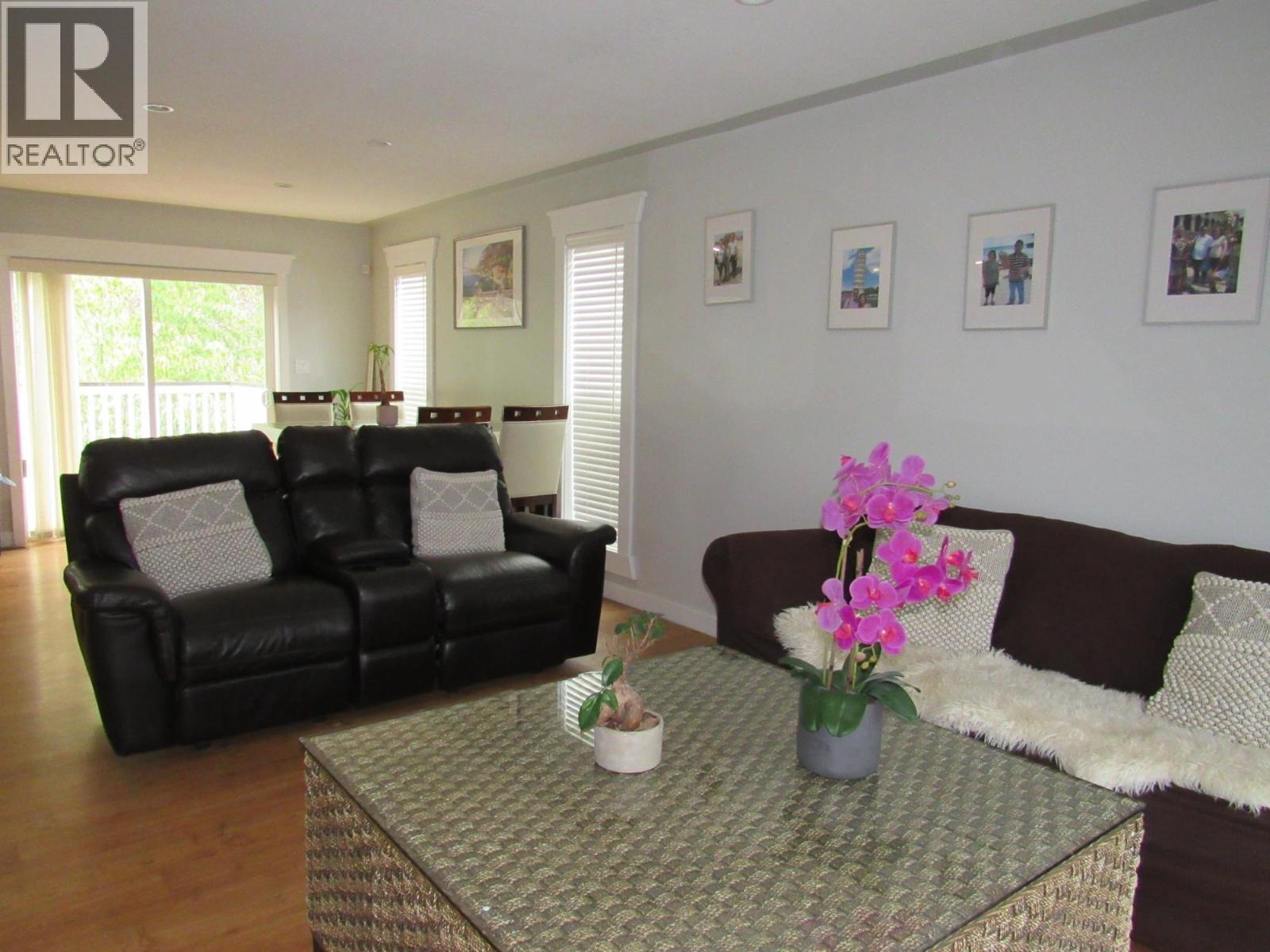 1447 37th Street, Castlegar, British Columbia  V1N 4J5 - Photo 2 - 10383975