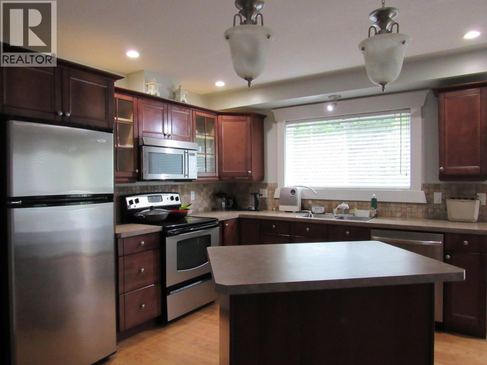 1447 37th Street, Castlegar, British Columbia  V1N 4J5 - Photo 7 - 10383975