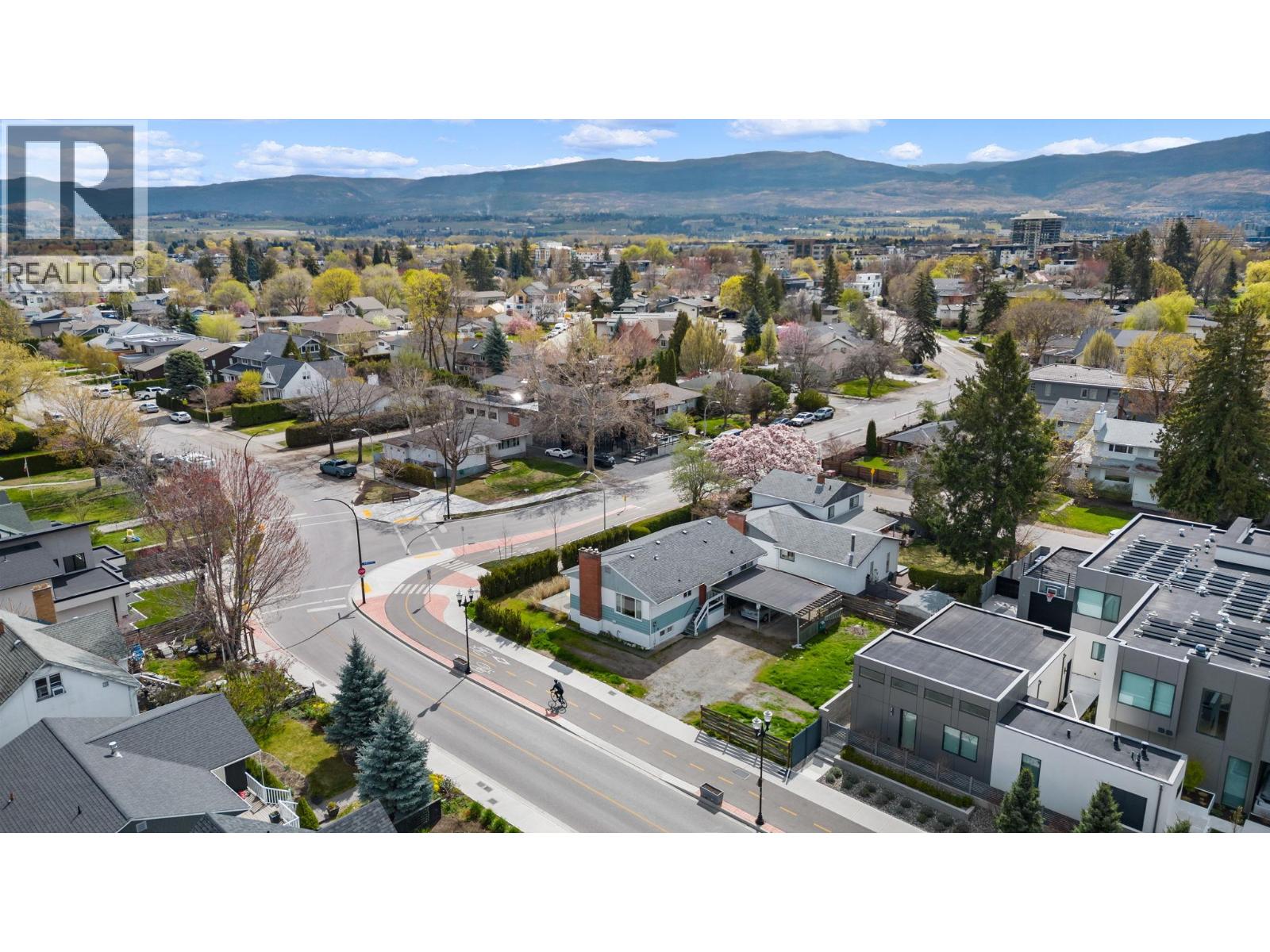 2362 Abbott Street, Kelowna, British Columbia  V1Y 1E6 - Photo 8 - 10385337