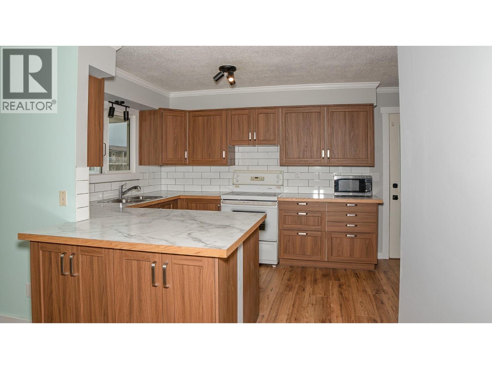 1828 Hurl Street, Creston, British Columbia  V0B 1G5 - Photo 13 - 10384713