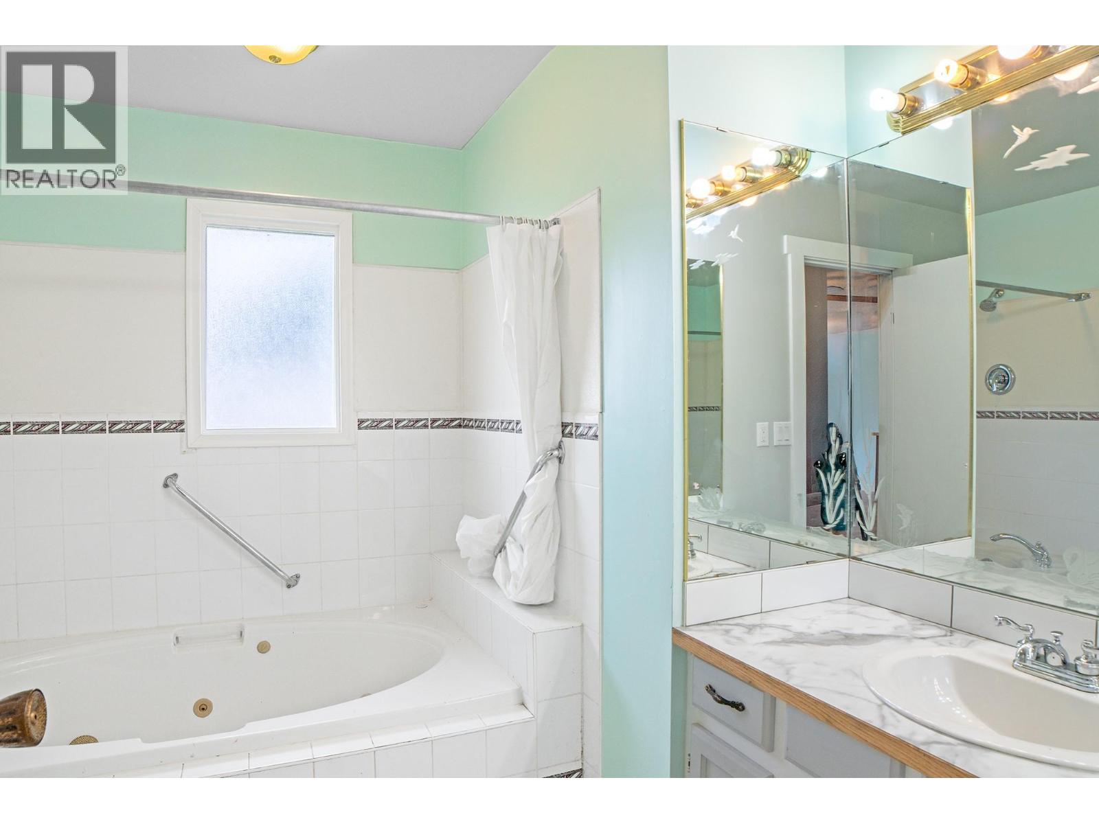 1828 Hurl Street, Creston, British Columbia  V0B 1G5 - Photo 19 - 10384713