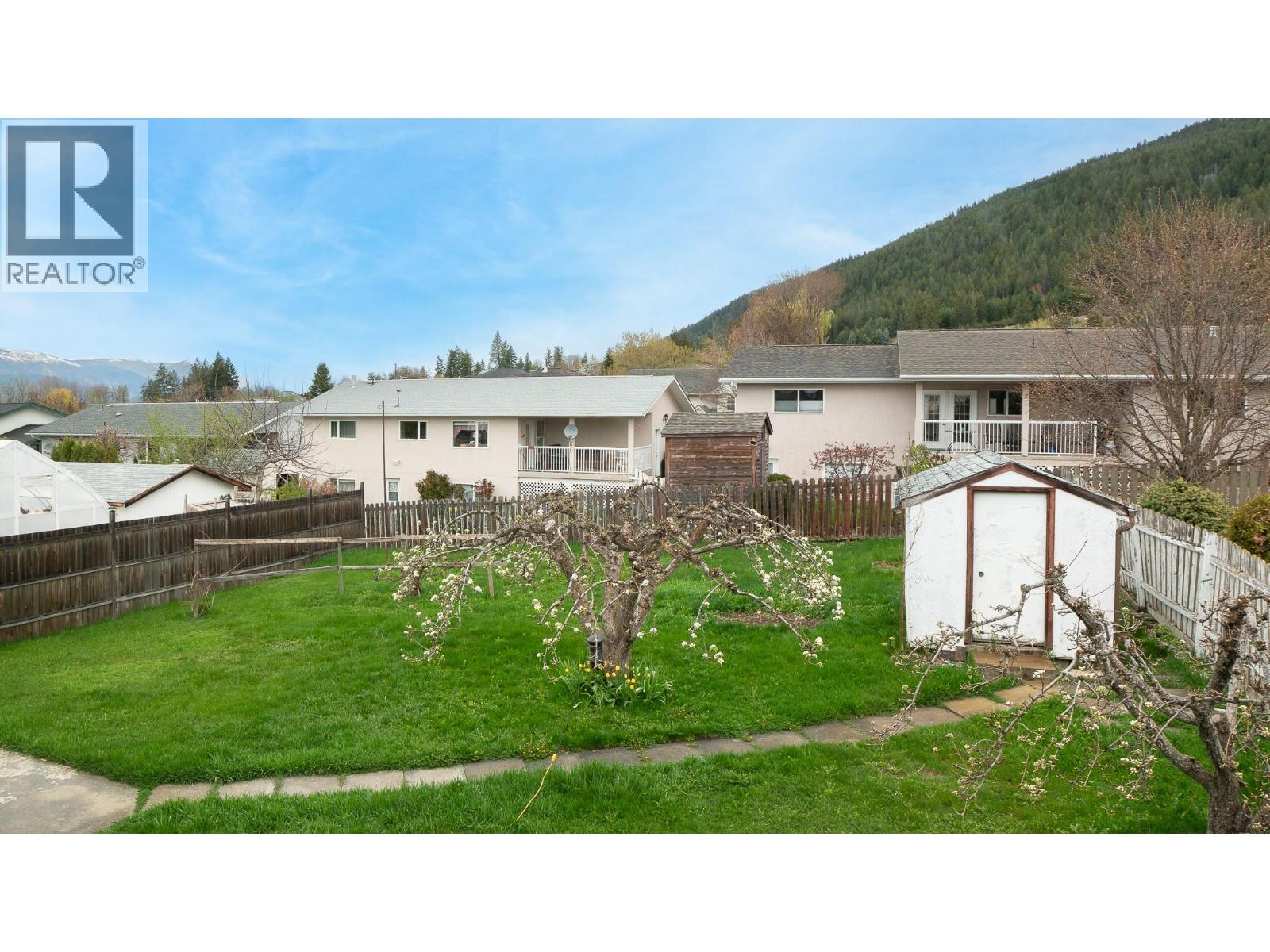 1828 Hurl Street, Creston, British Columbia  V0B 1G5 - Photo 25 - 10384713