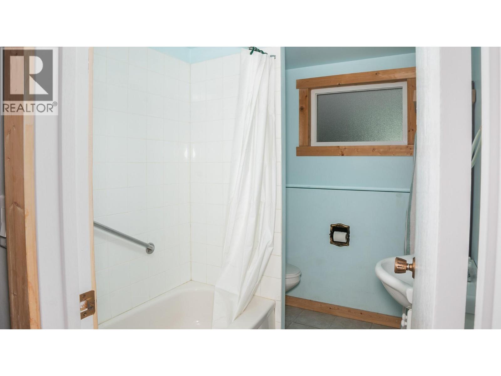 1828 Hurl Street, Creston, British Columbia  V0B 1G5 - Photo 38 - 10384713