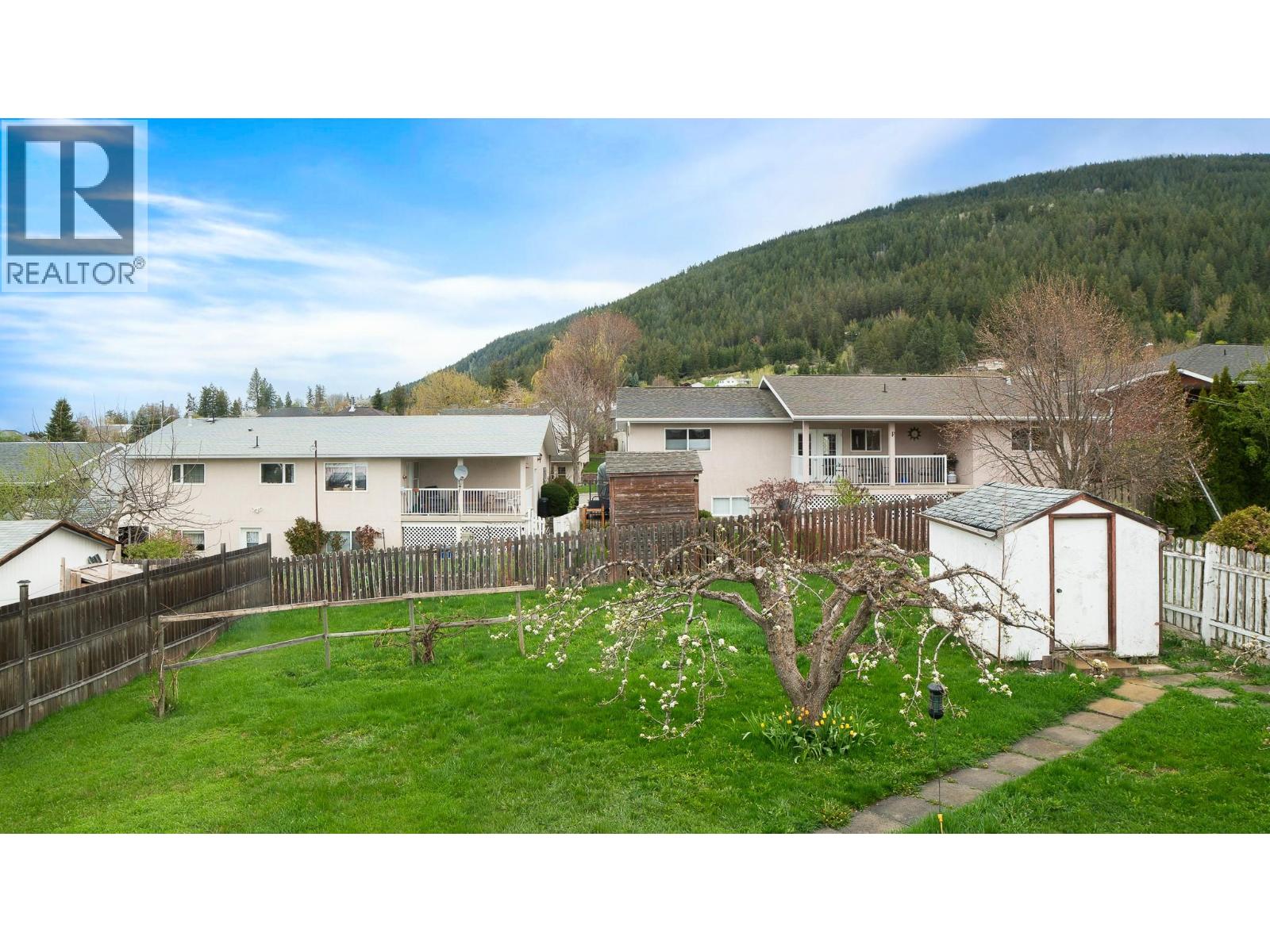 1828 Hurl Street, Creston, British Columbia  V0B 1G5 - Photo 5 - 10384713
