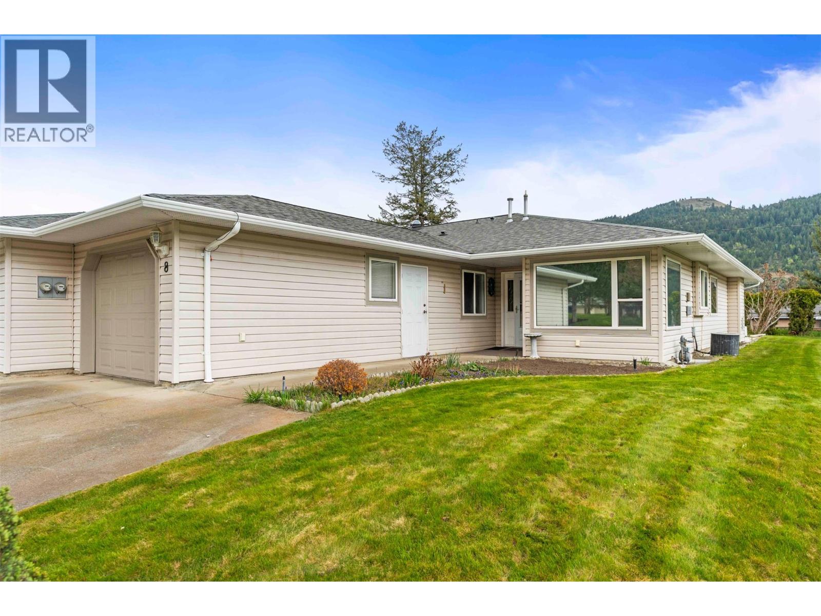 2675 Pine Avenue Unit# 8, lumby, British Columbia