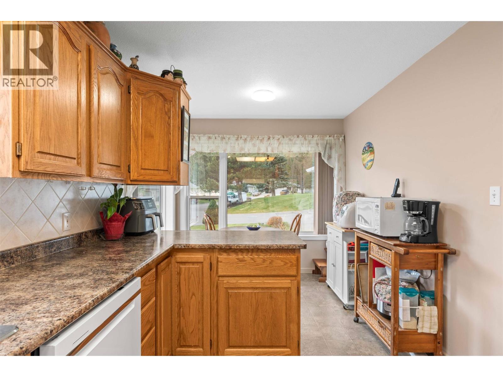 2675 Pine Avenue Unit# 8, Lumby, British Columbia  V0E 2G5 - Photo 13 - 10384108