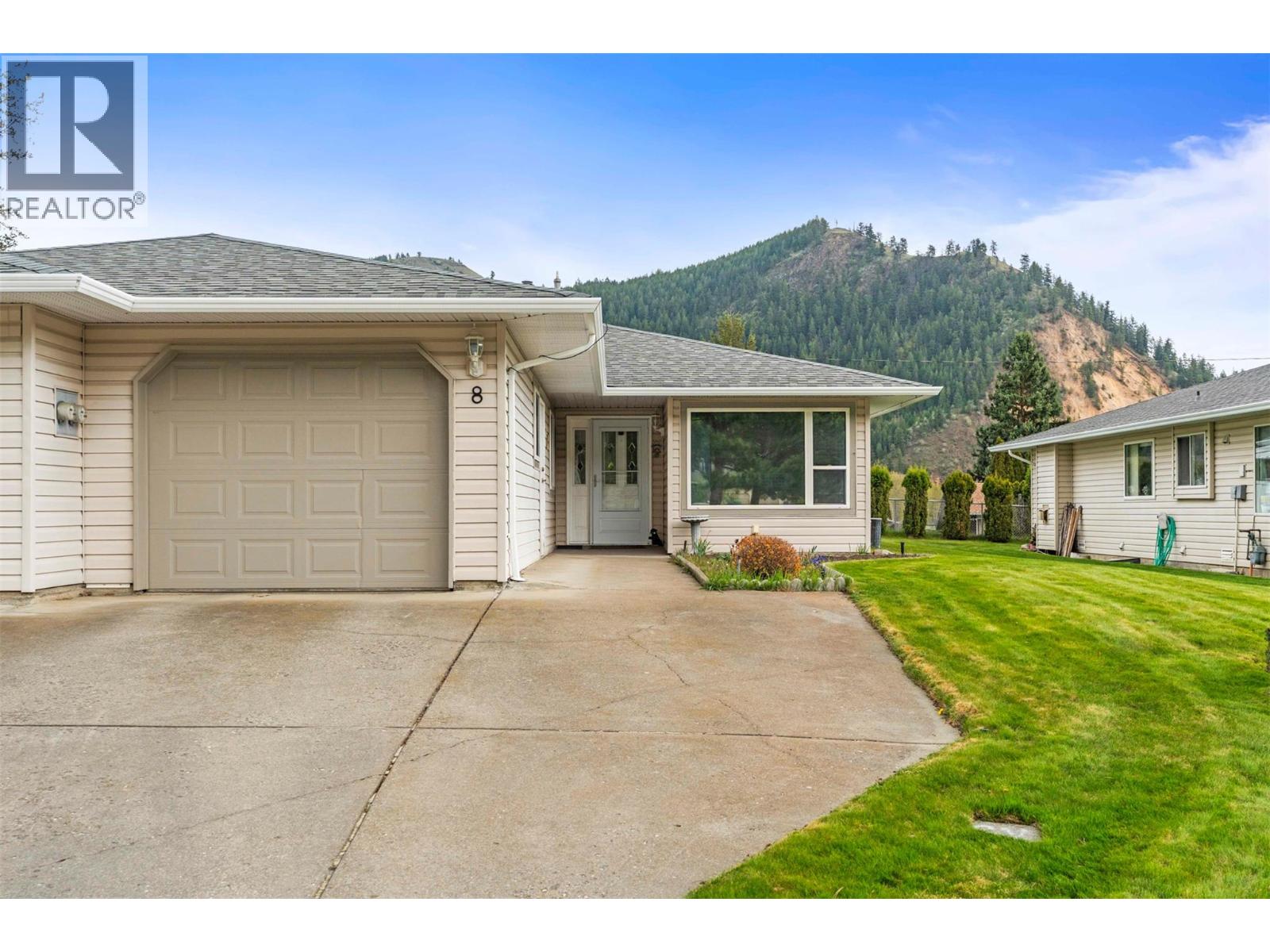 2675 Pine Avenue Unit# 8, Lumby, British Columbia  V0E 2G5 - Photo 2 - 10384108