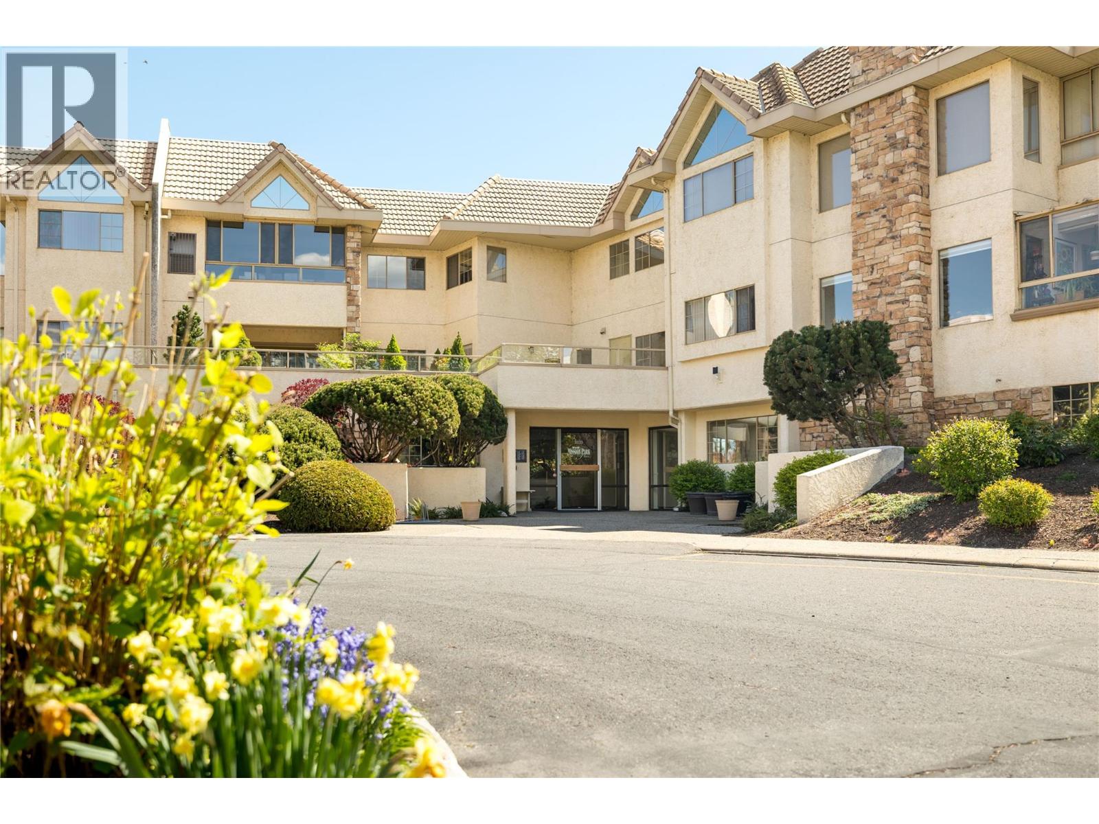 3335 Richter Street Unit# 215, Kelowna, British Columbia  V1W 3Y1 - Photo 1 - 10385047