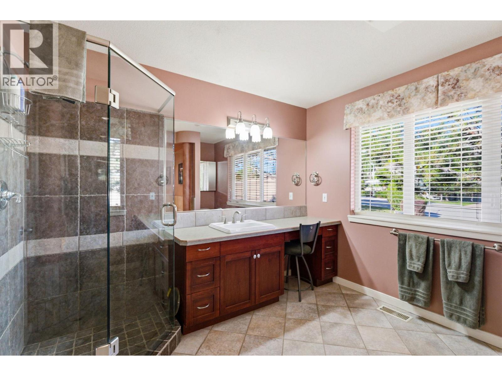 2229 Capistrano Drive, Kelowna, British Columbia  V1V 2A2 - Photo 25 - 10383569