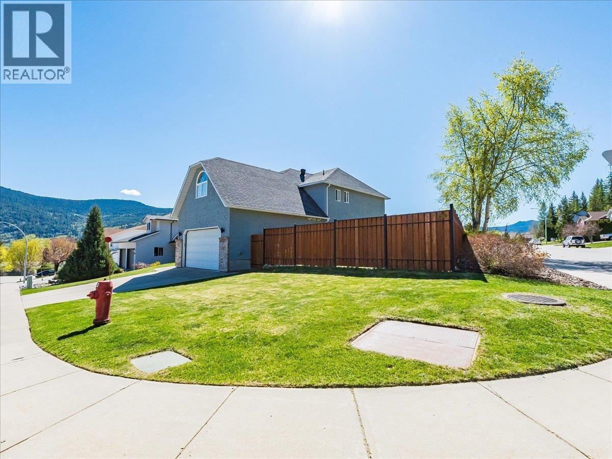 3312 Southridge Drive, Castlegar, British Columbia  V1N 4G1 - Photo 18 - 10385224