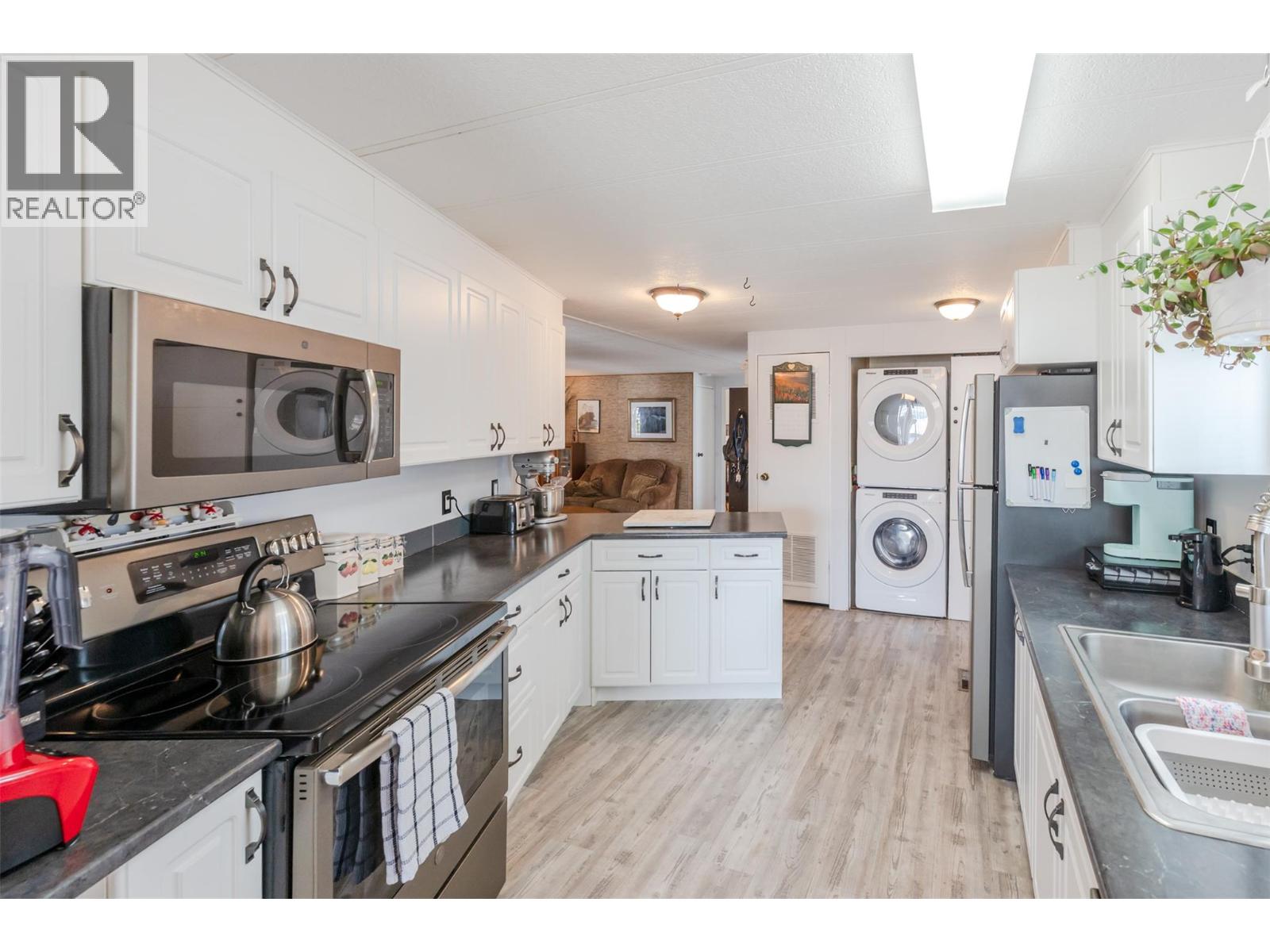 6601 Tucelnuit Drive Unit# 30, Oliver, British Columbia  V0H 1T3 - Photo 11 - 10385093