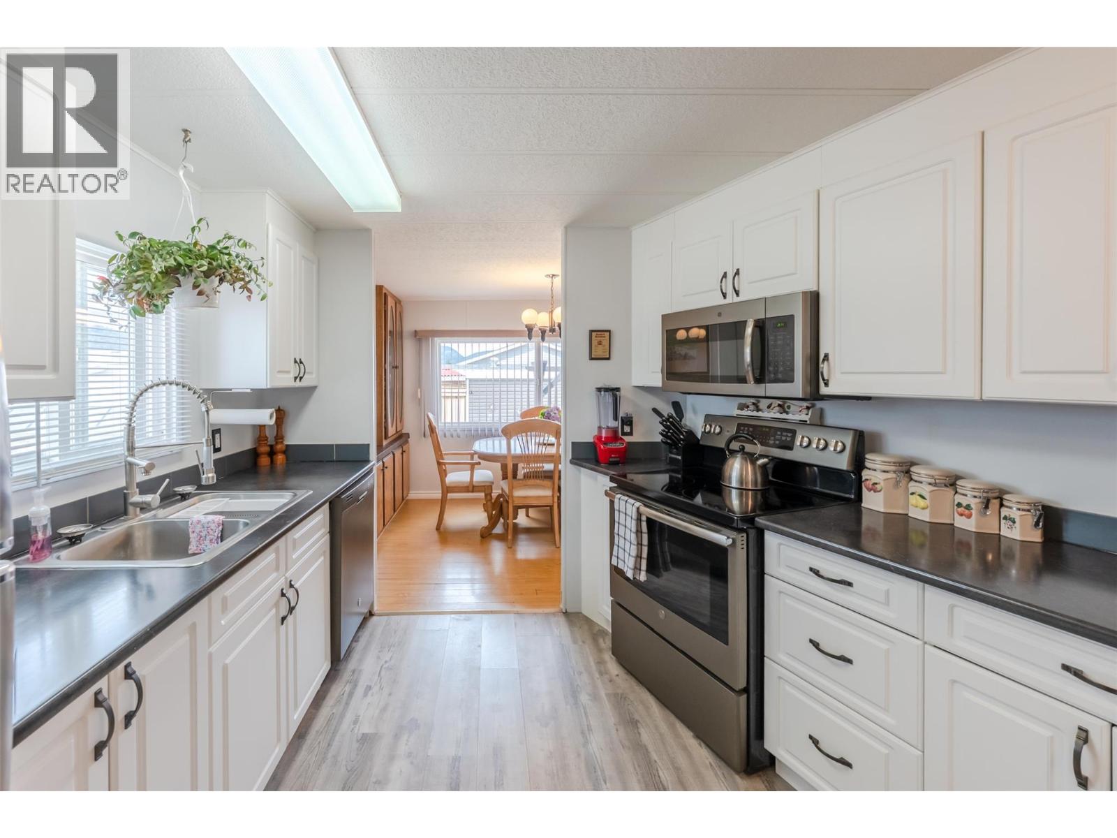 6601 Tucelnuit Drive Unit# 30, Oliver, British Columbia  V0H 1T3 - Photo 12 - 10385093