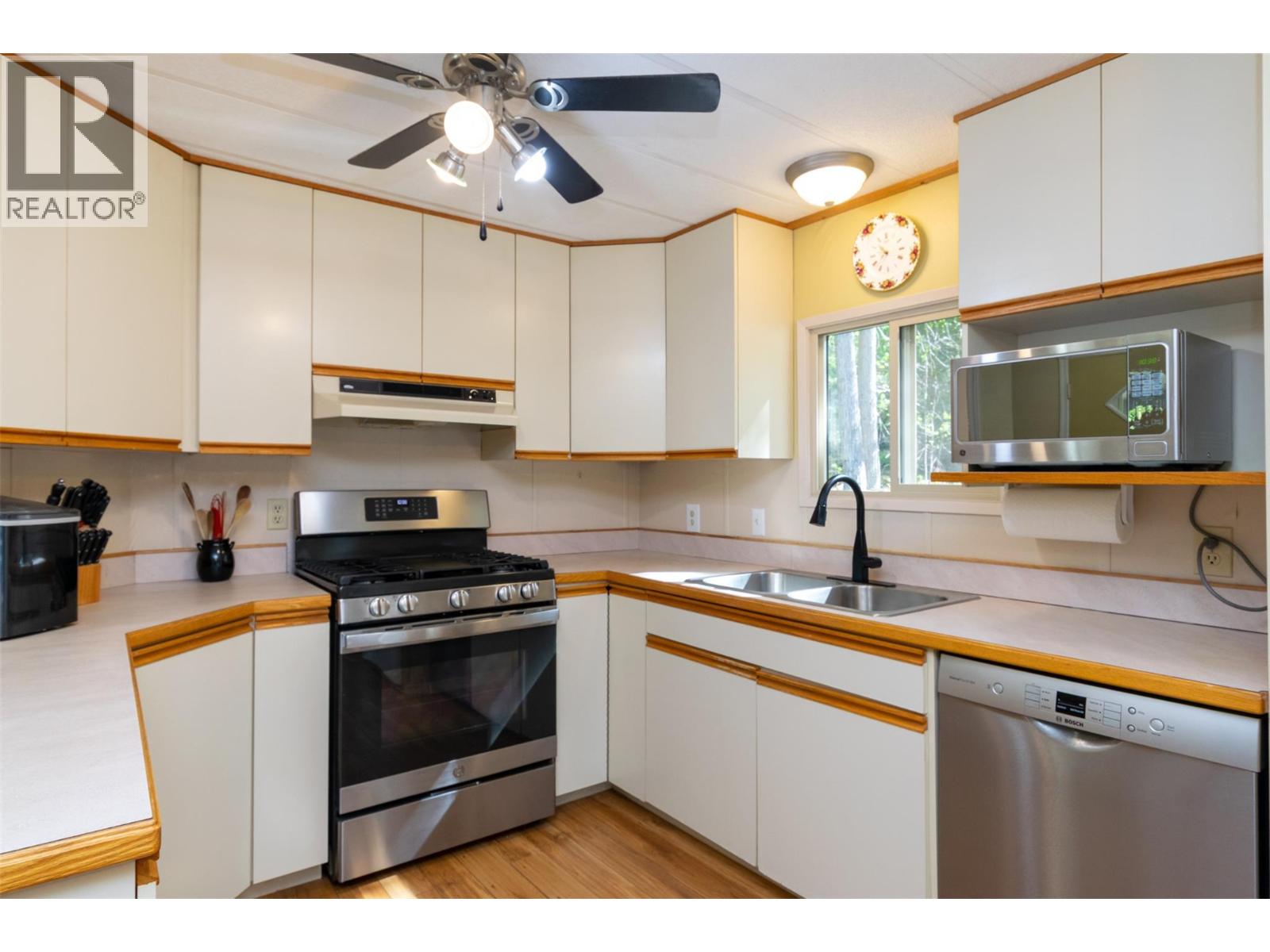 5161 63 Avenue Ne Unit# 19, Salmon Arm, British Columbia  V0E 1K0 - Photo 6 - 10385143