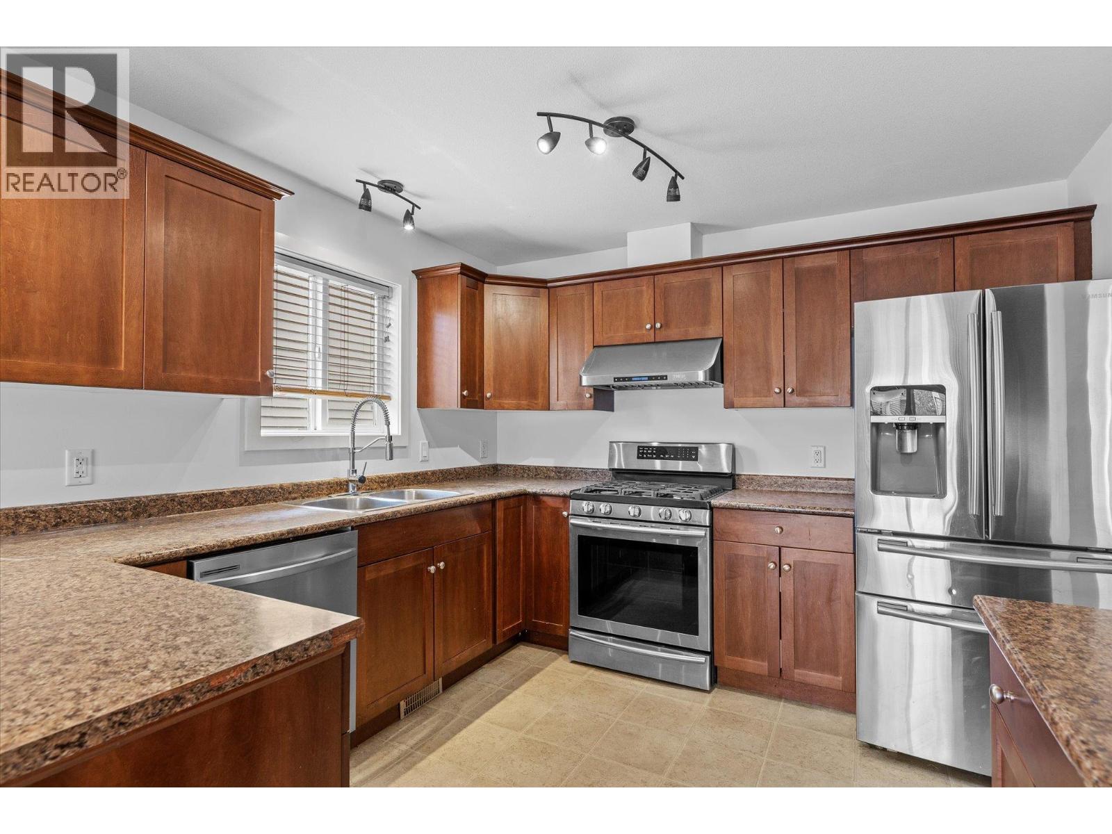 2003 Montego Street, West Kelowna, British Columbia  V4T 3C6 - Photo 10 - 10385326