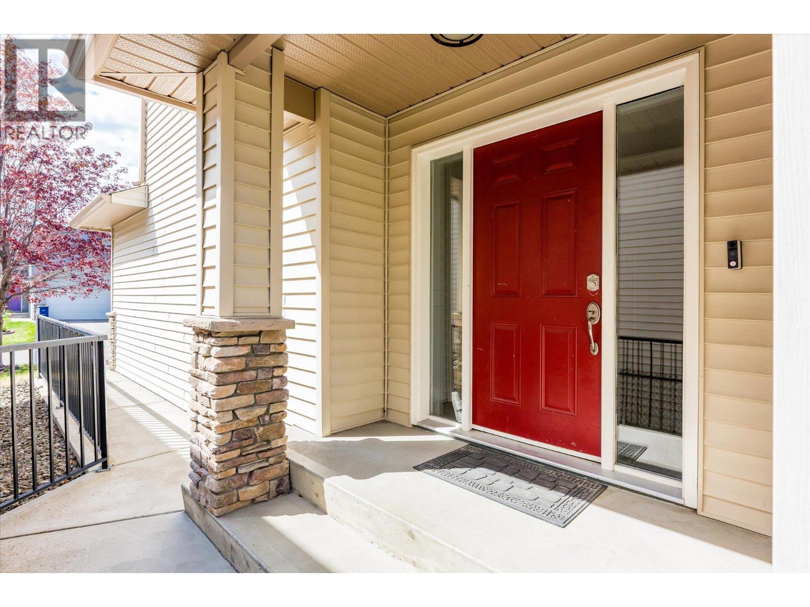 2003 Montego Street, West Kelowna, British Columbia  V4T 3C6 - Photo 2 - 10385326