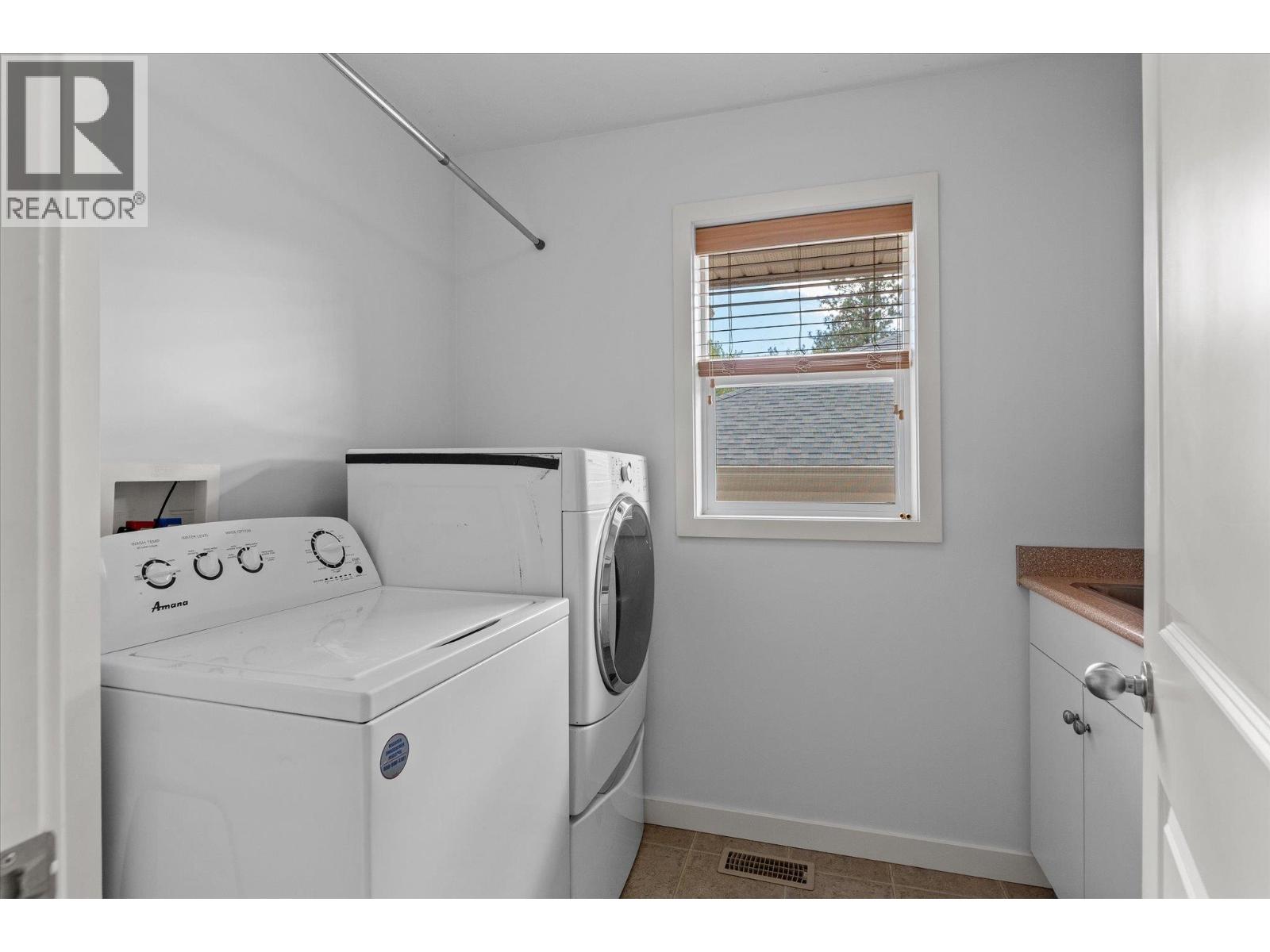 2003 Montego Street, West Kelowna, British Columbia  V4T 3C6 - Photo 22 - 10385326