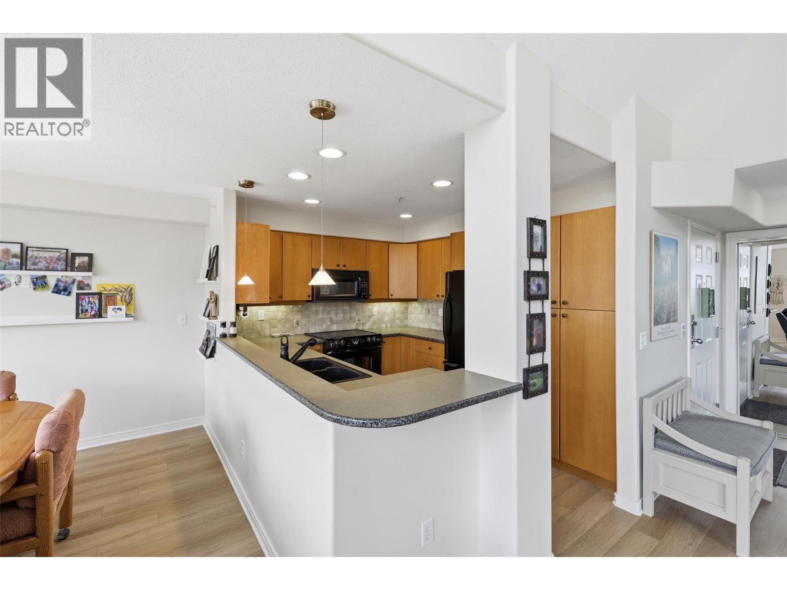 950 Lorne Street Unit# 407, Kamloops, British Columbia  V2C 1W9 - Photo 3 - 10385386