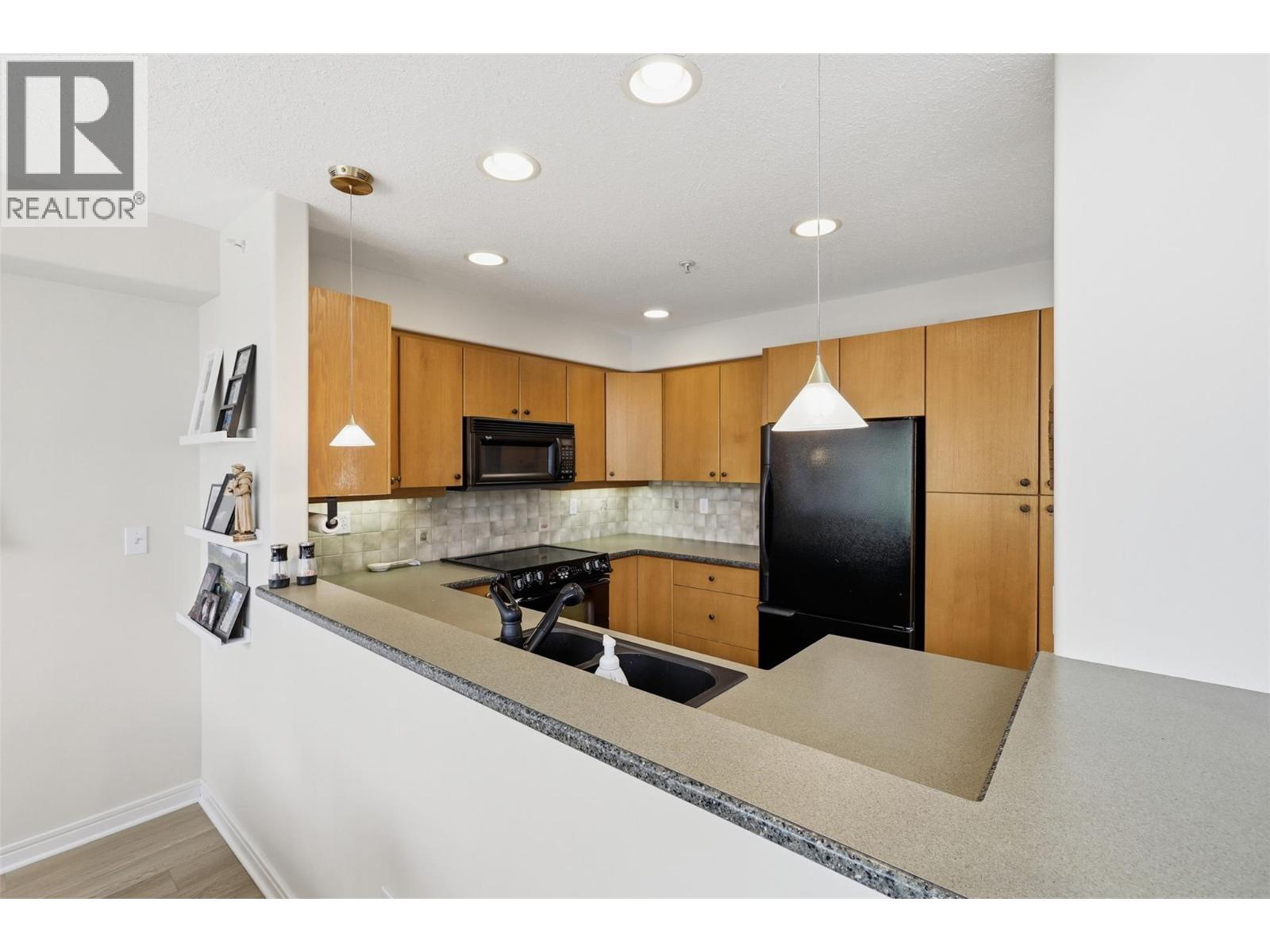 950 Lorne Street Unit# 407, Kamloops, British Columbia  V2C 1W9 - Photo 4 - 10385386